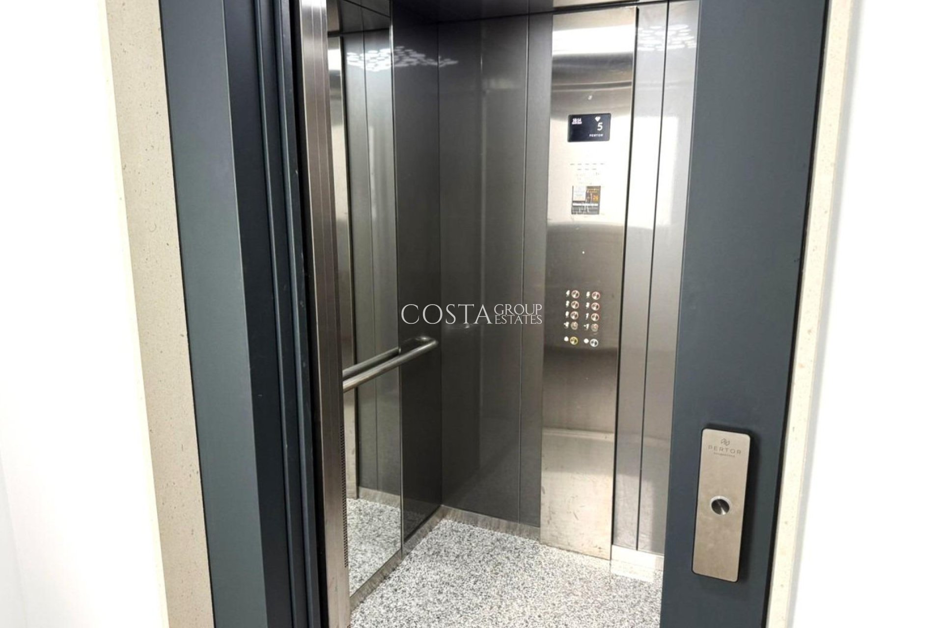 Resale - Apartments -
Alicante City - Parque de las Naciones