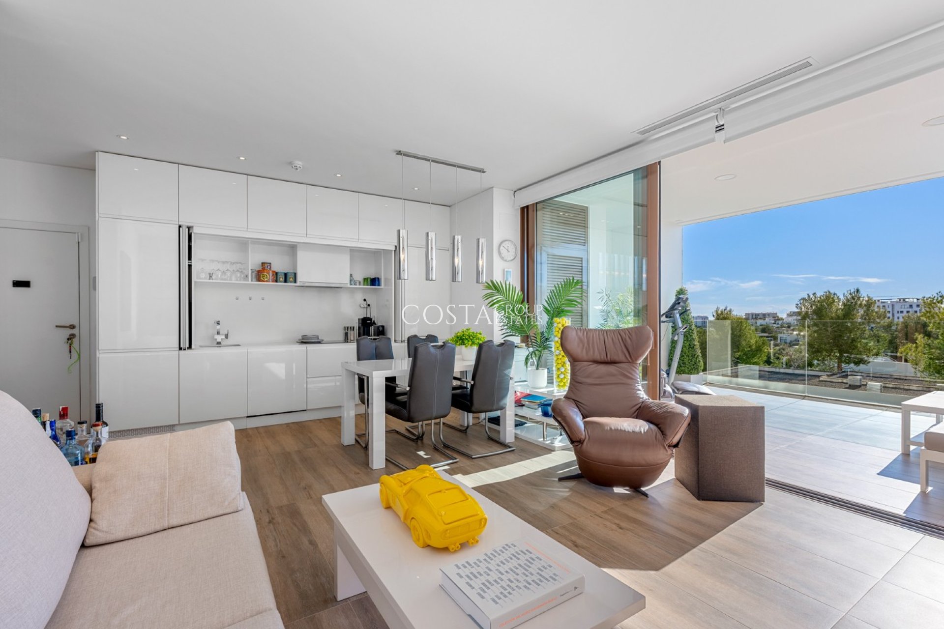 Resale - Apartments -
Las Colinas Golf