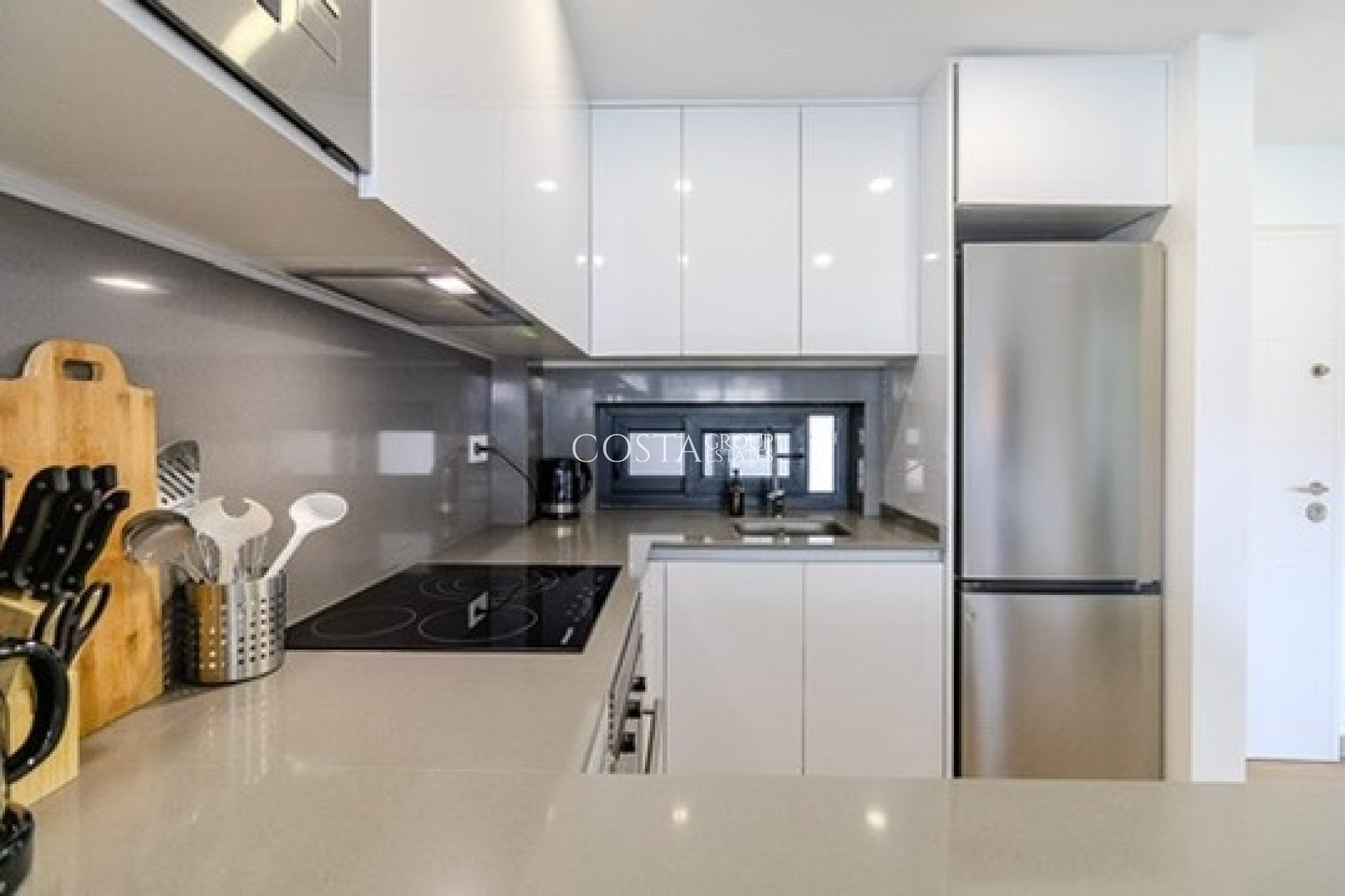 Resale - Apartments -
 - Las Filipinas