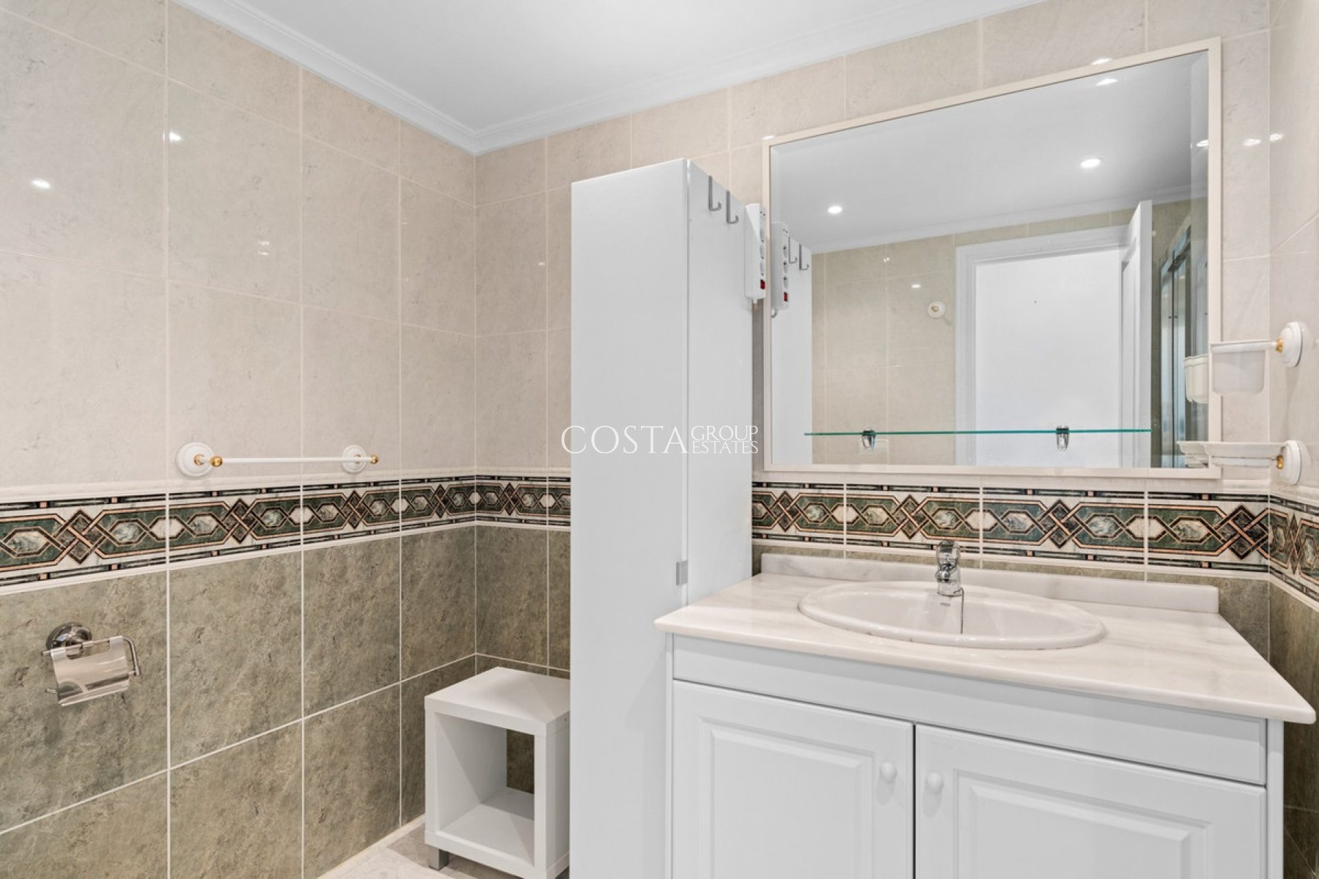 Resale - Apartments -
Orihuela Costa - Campoamor