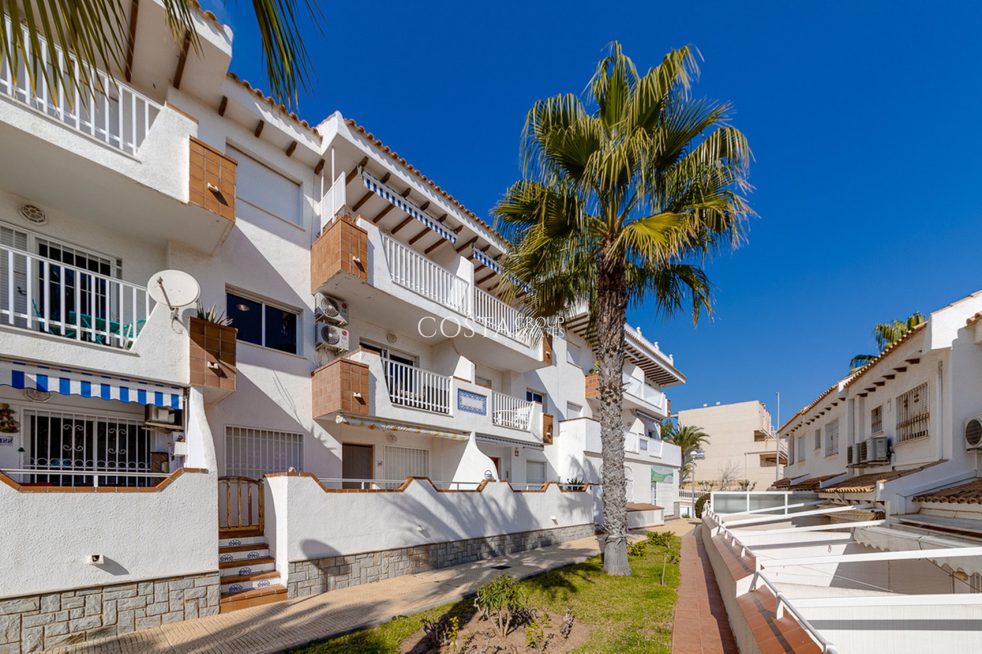 Resale - Apartments -
Orihuela Costa - Dehesa de Campoamor