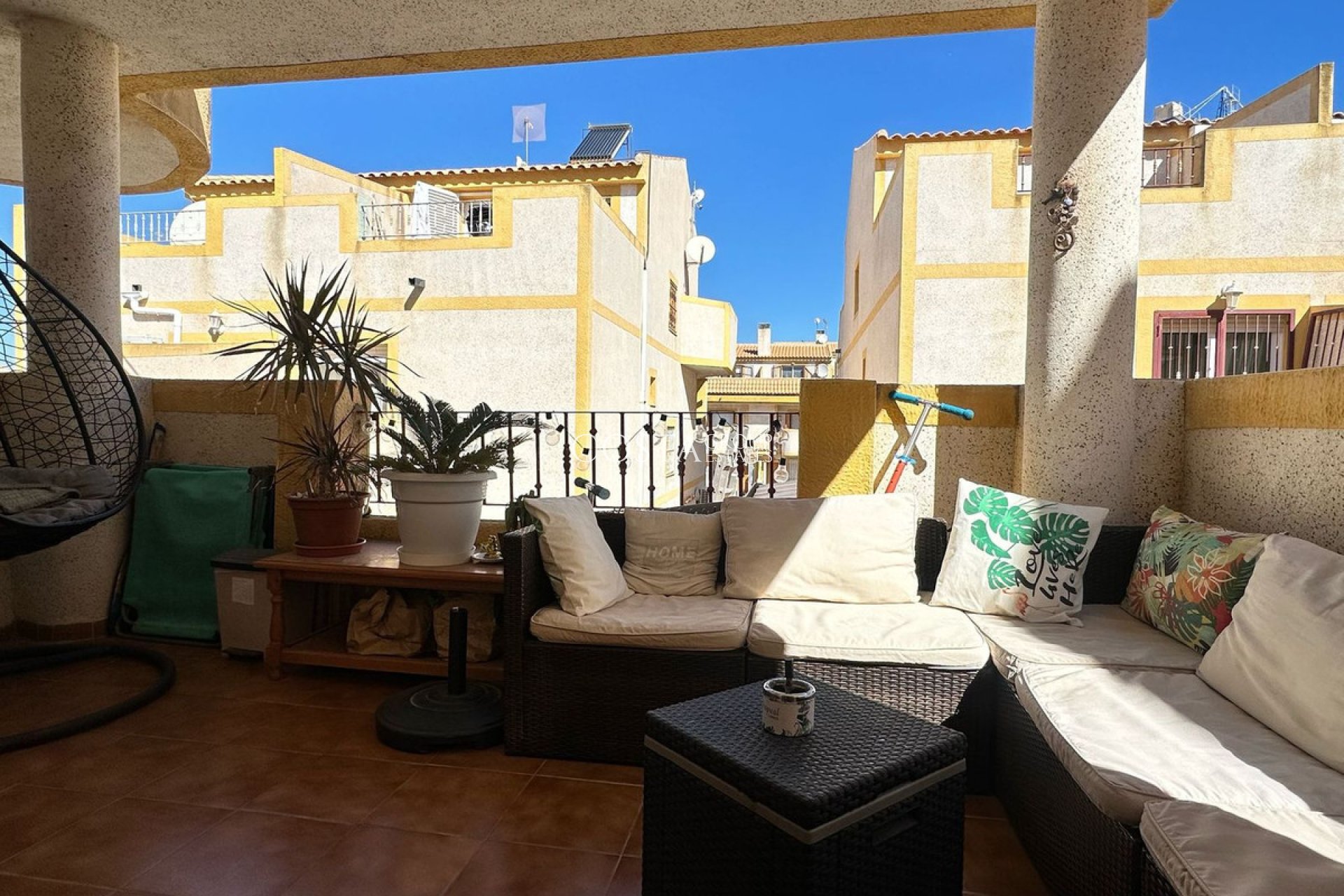 Resale - Apartments -
Orihuela Costa - La Florida