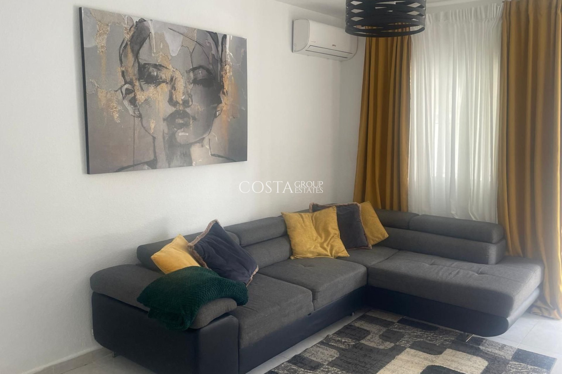 Resale - Apartments -
Orihuela Costa - La Florida