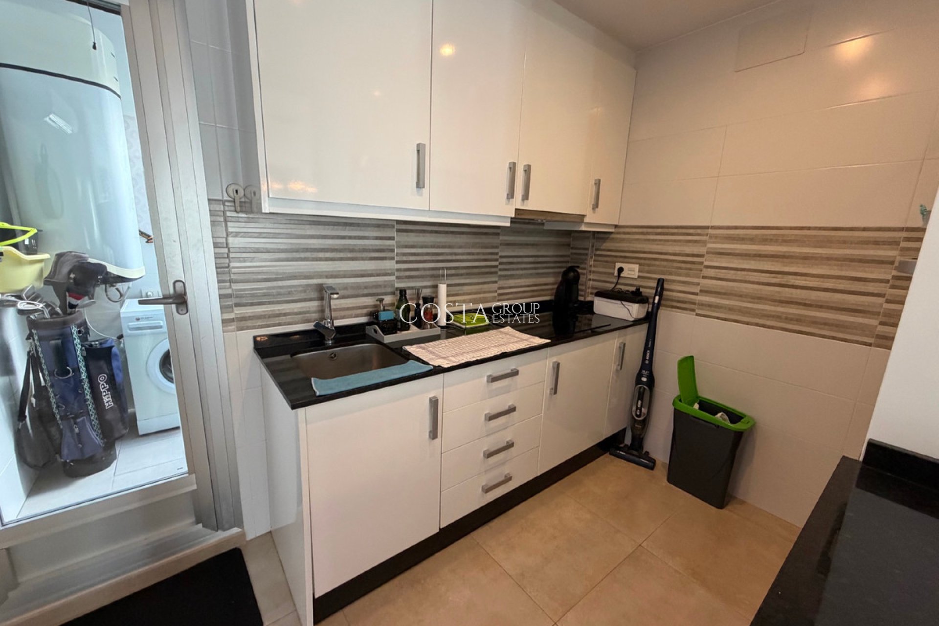 Resale - Apartments -
Orihuela Costa - La Florida