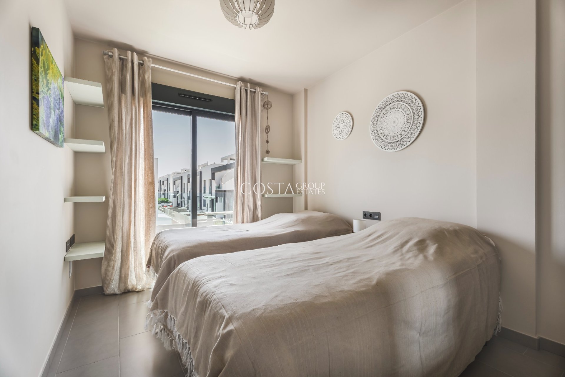 Resale - Apartments -
Orihuela Costa - La Zenia