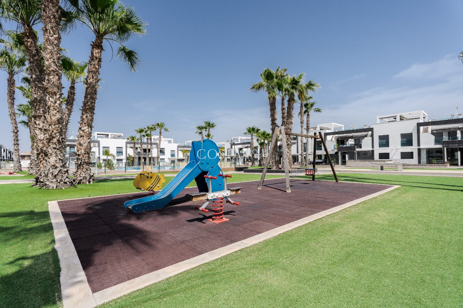 Resale - Apartments -
Orihuela Costa - La Zenia