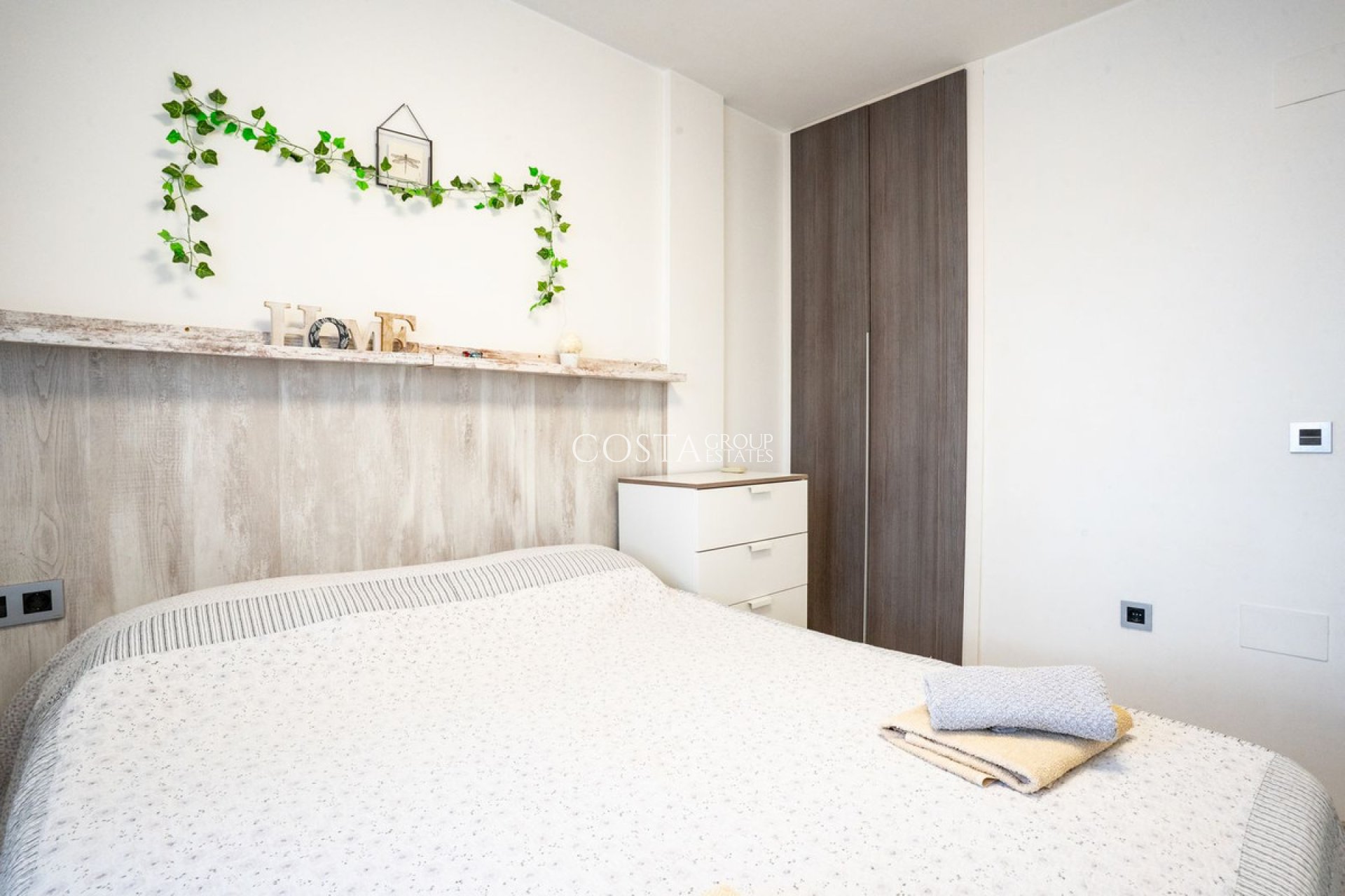 Resale - Apartments -
Orihuela Costa - La Zenia