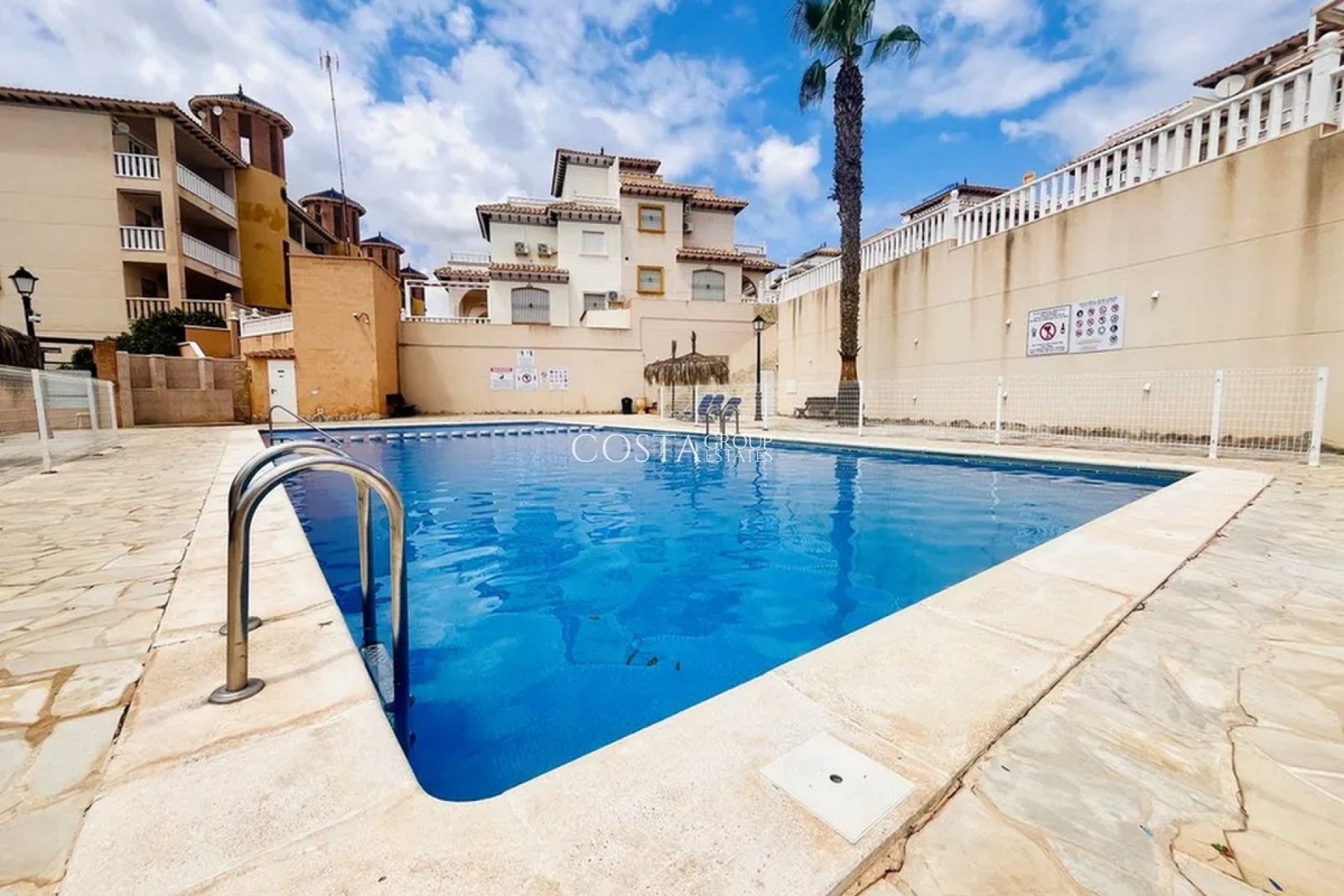 Resale - Apartments -
Orihuela Costa - Lomas de Cabo Roig