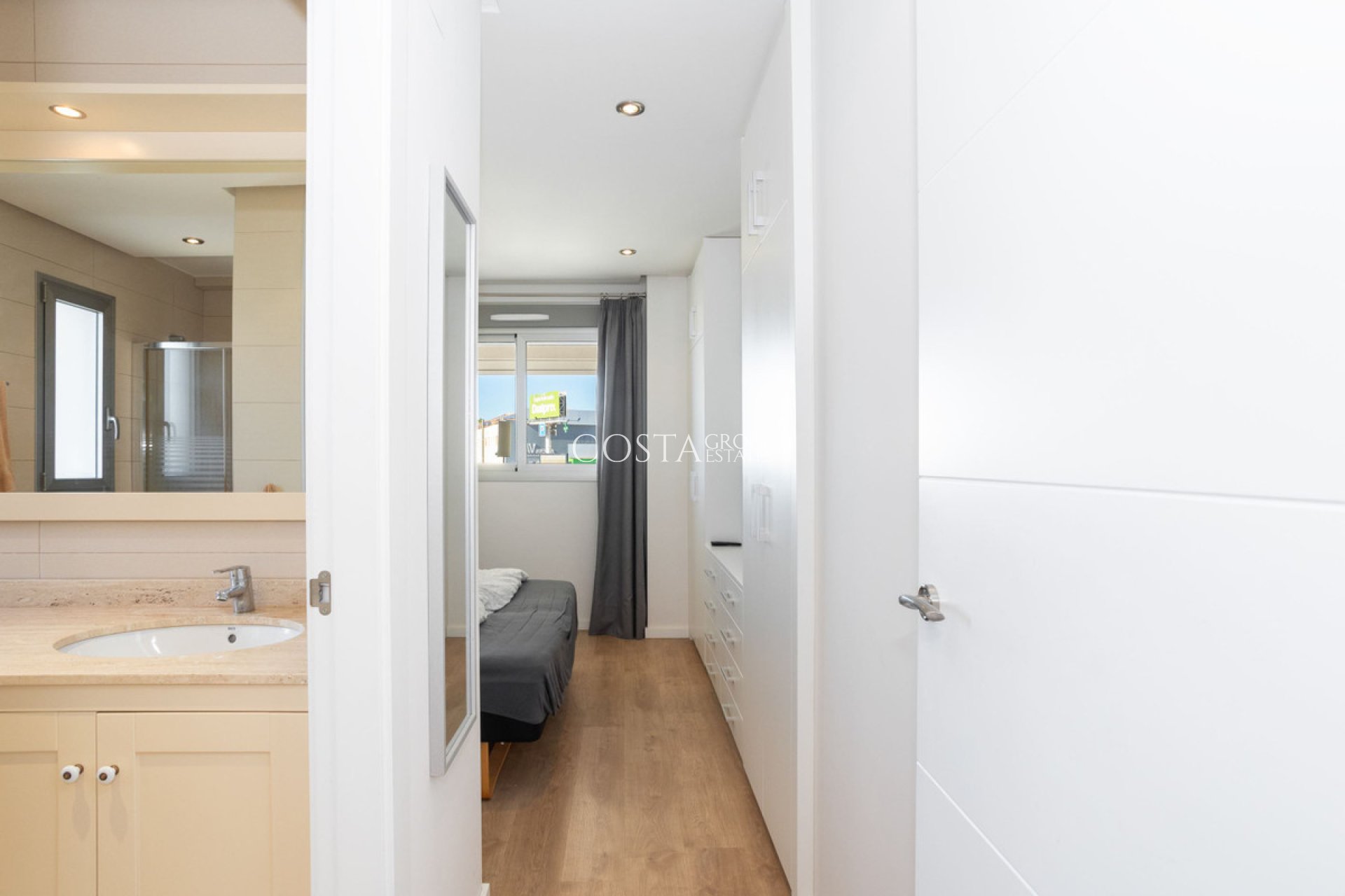 Resale - Apartments -
Orihuela Costa - Los Dolses