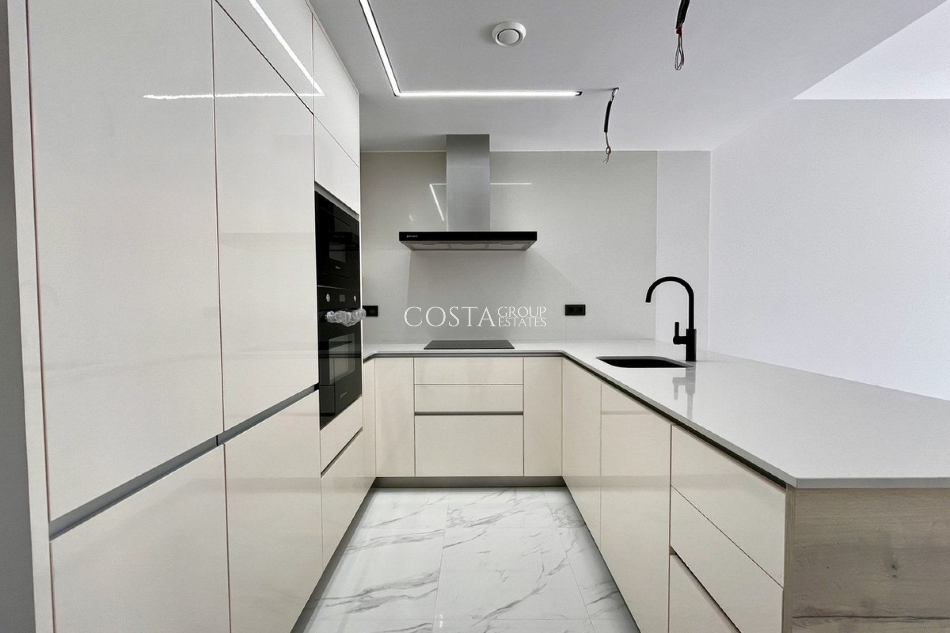 Resale - Apartments -
Orihuela Costa - Playa Flamenca