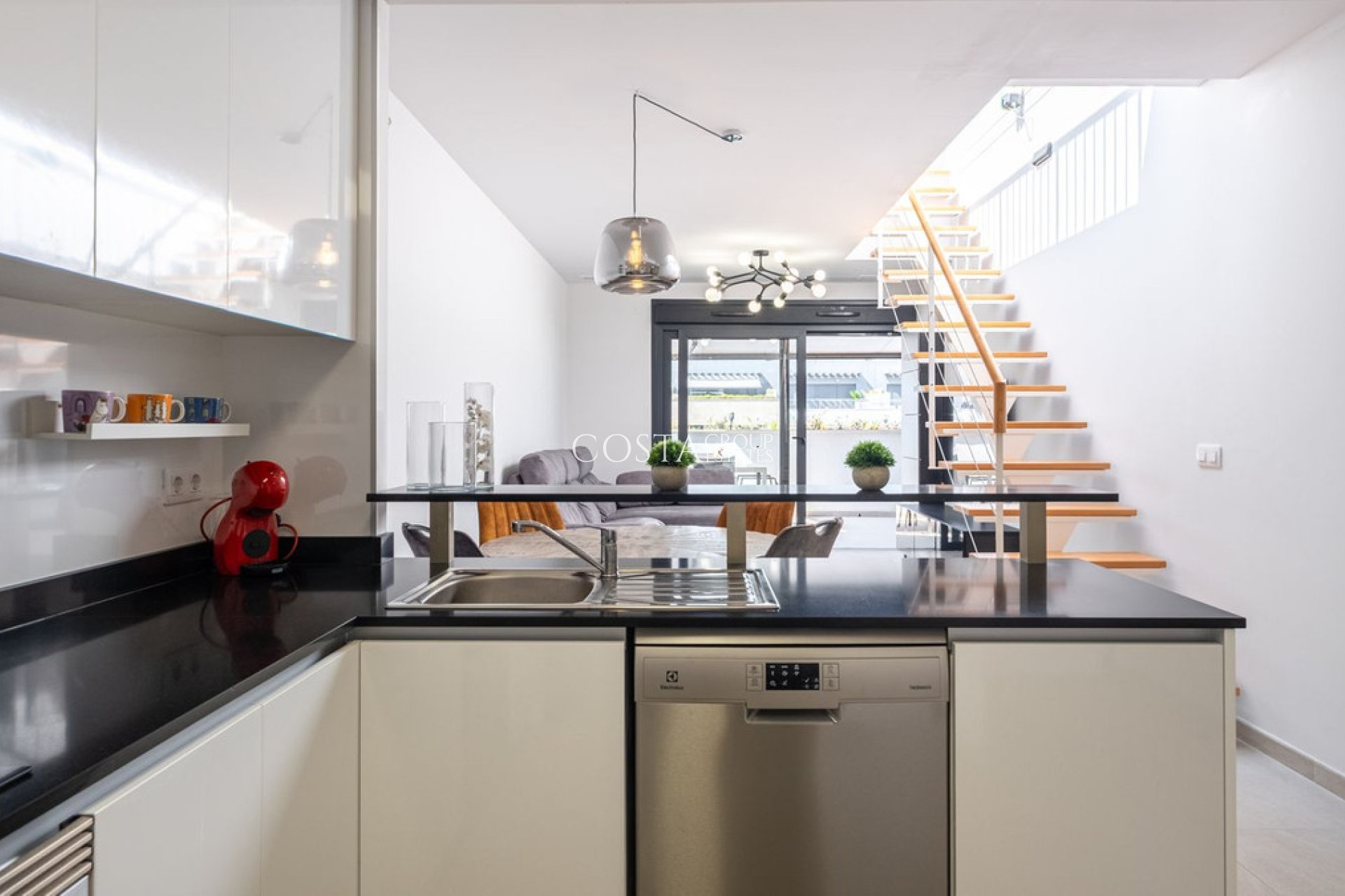 Resale - Apartments -
Orihuela Costa - Playa Flamenca