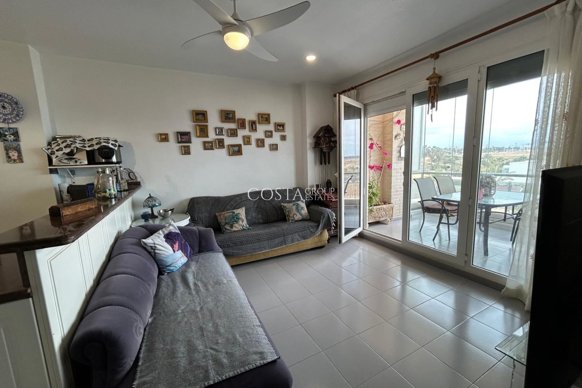 Resale - Apartments -
Orihuela Costa - Playa Flamenca