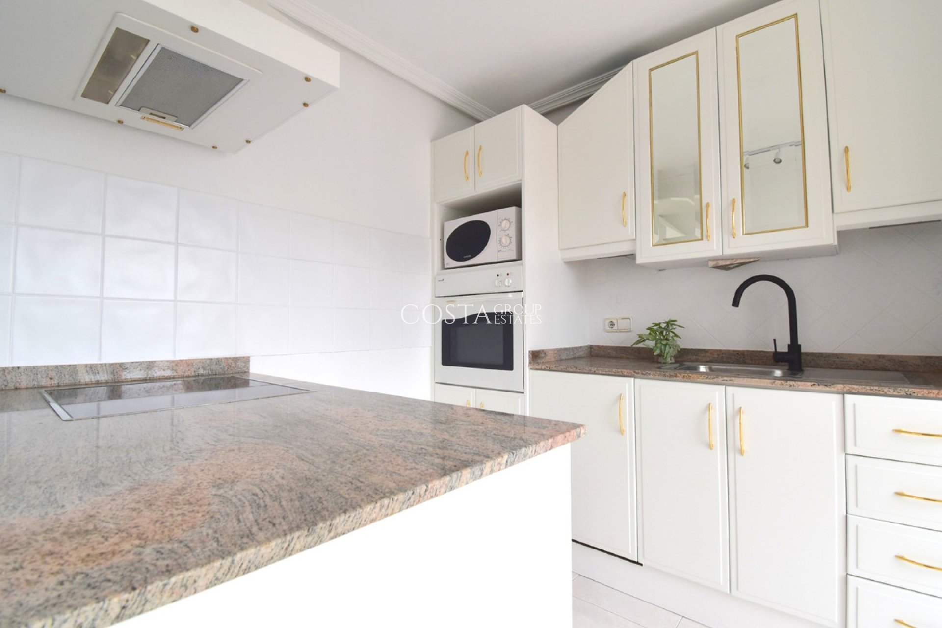 Resale - Apartments -
Orihuela Costa - Playa Flamenca