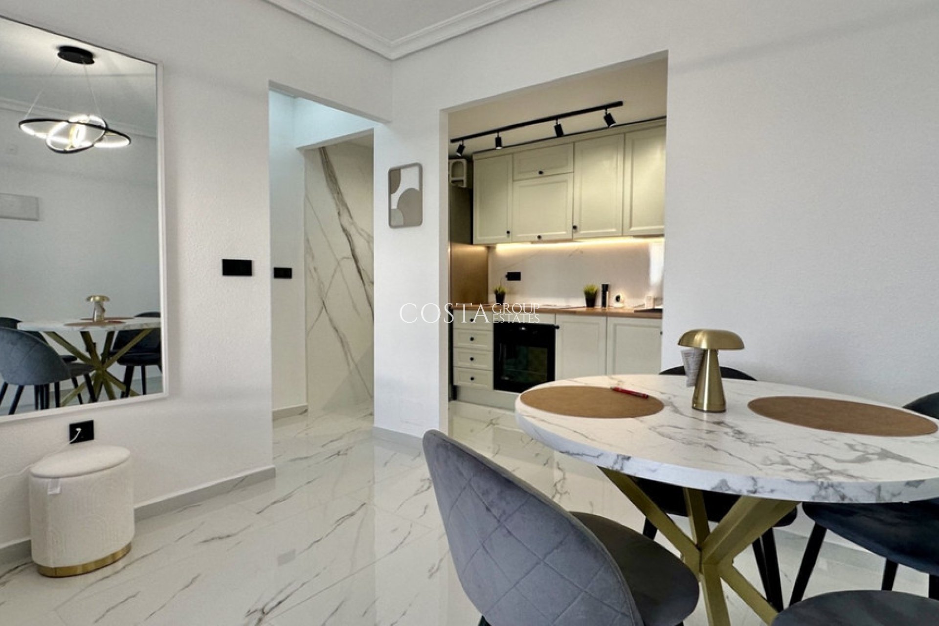 Resale - Apartments -
Orihuela Costa - Playa Flamenca