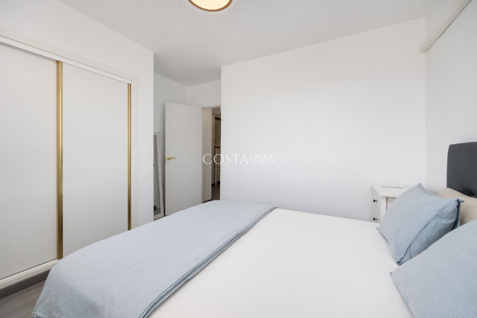 Resale - Apartments -
Orihuela Costa - Punta Prima