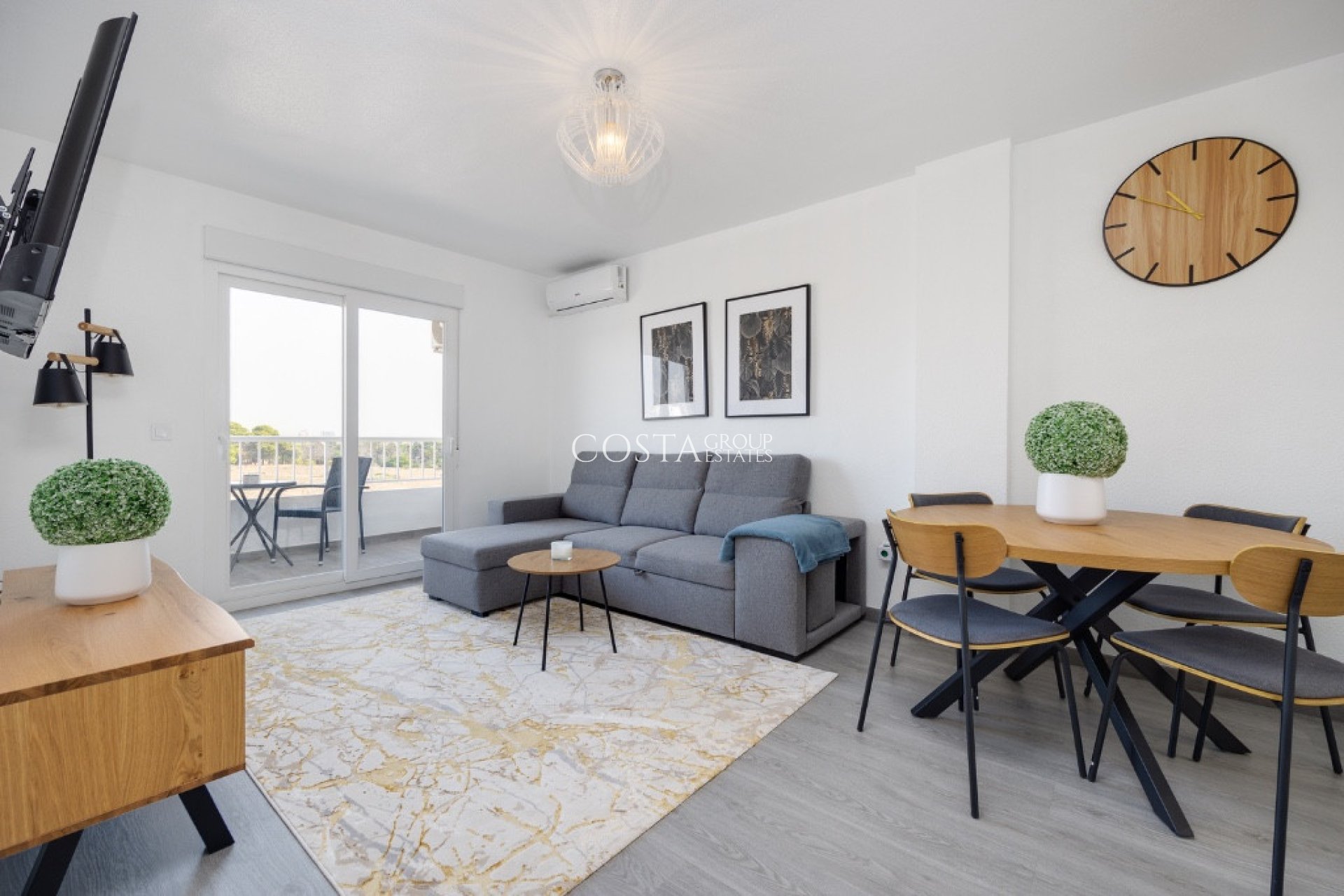 Resale - Apartments -
Orihuela Costa - Punta Prima