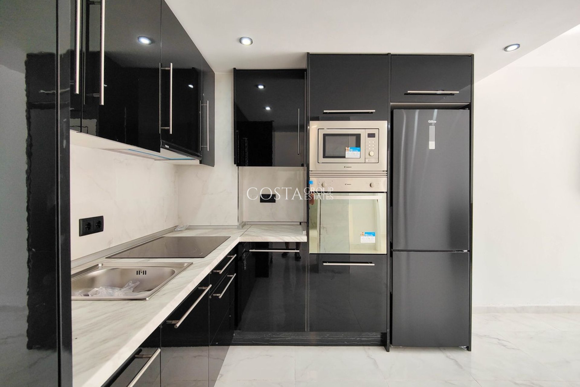 Resale - Apartments -
Orihuela Costa - Punta Prima