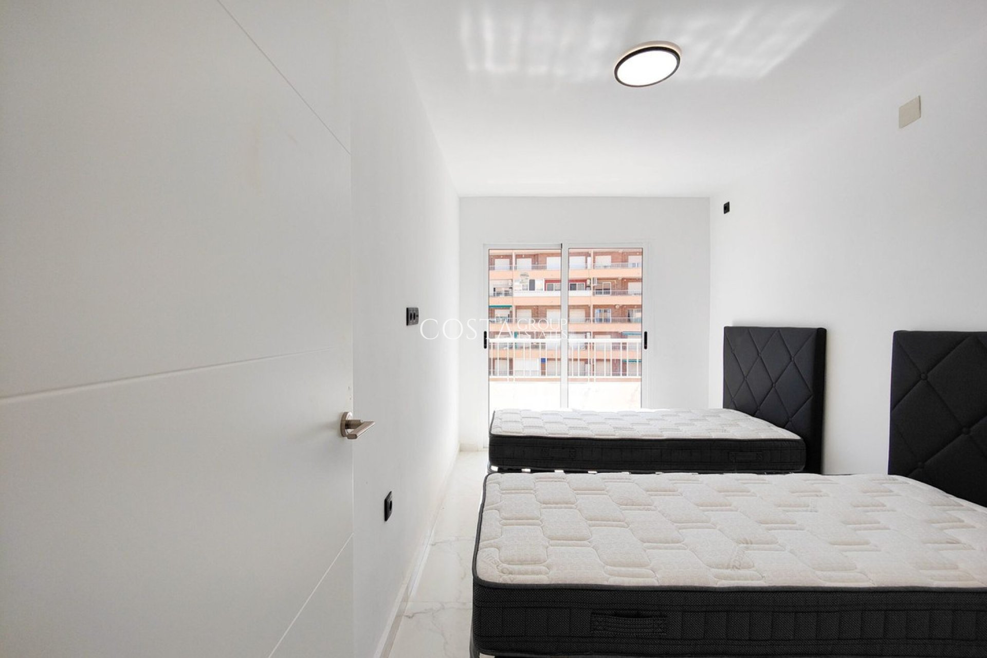 Resale - Apartments -
Orihuela Costa - Punta Prima