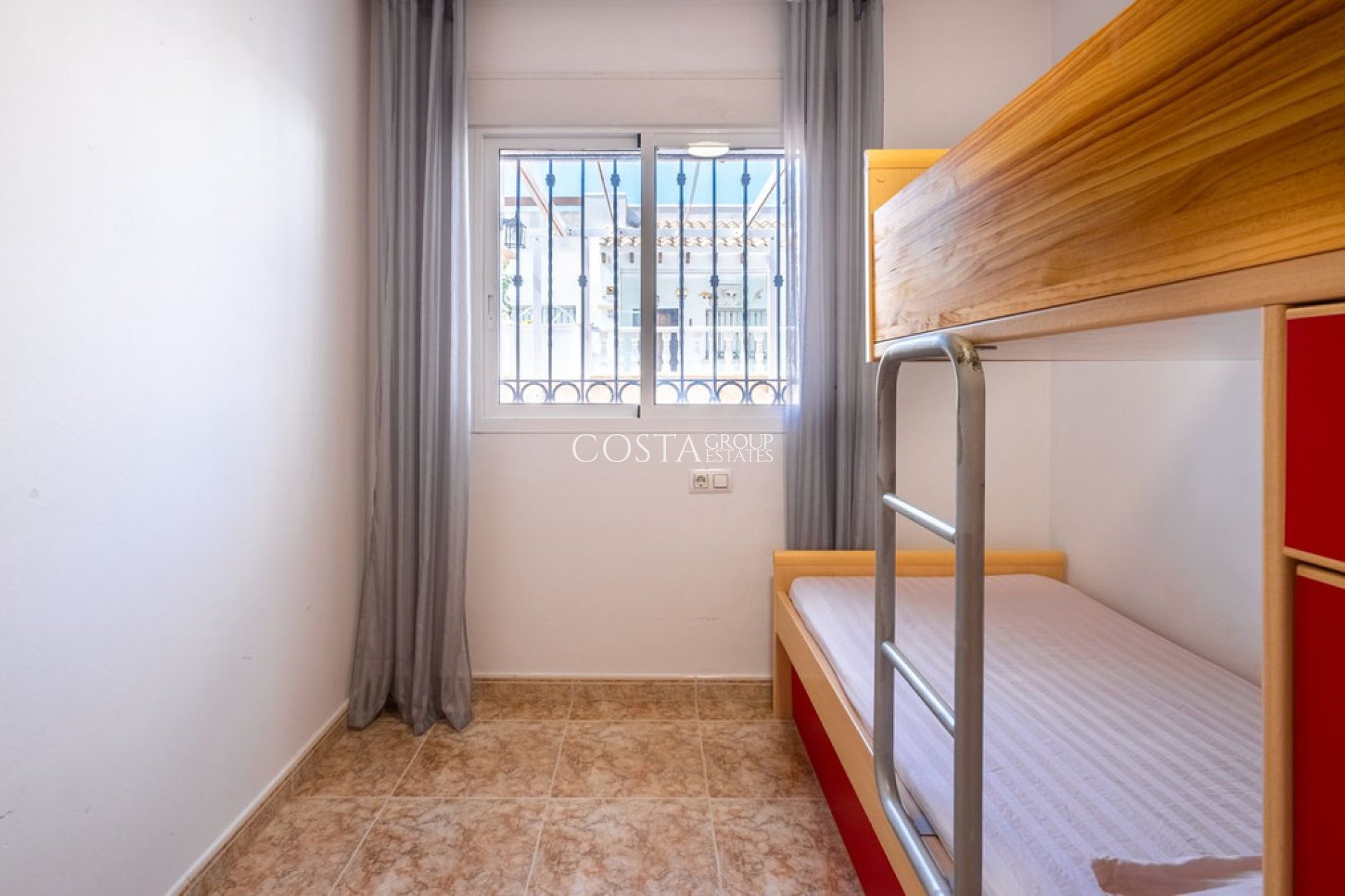 Resale - Apartments -
Orihuela Costa - Punta Prima