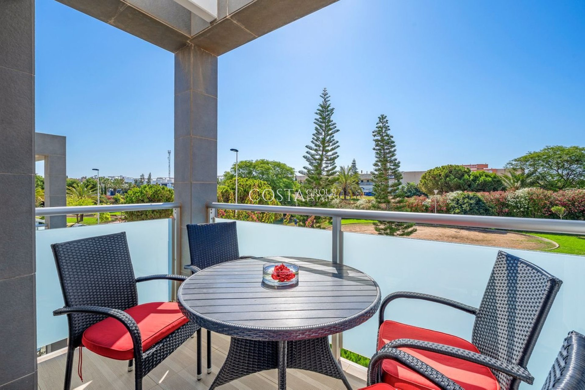 Resale - Apartments -
Orihuela Costa - Punta Prima