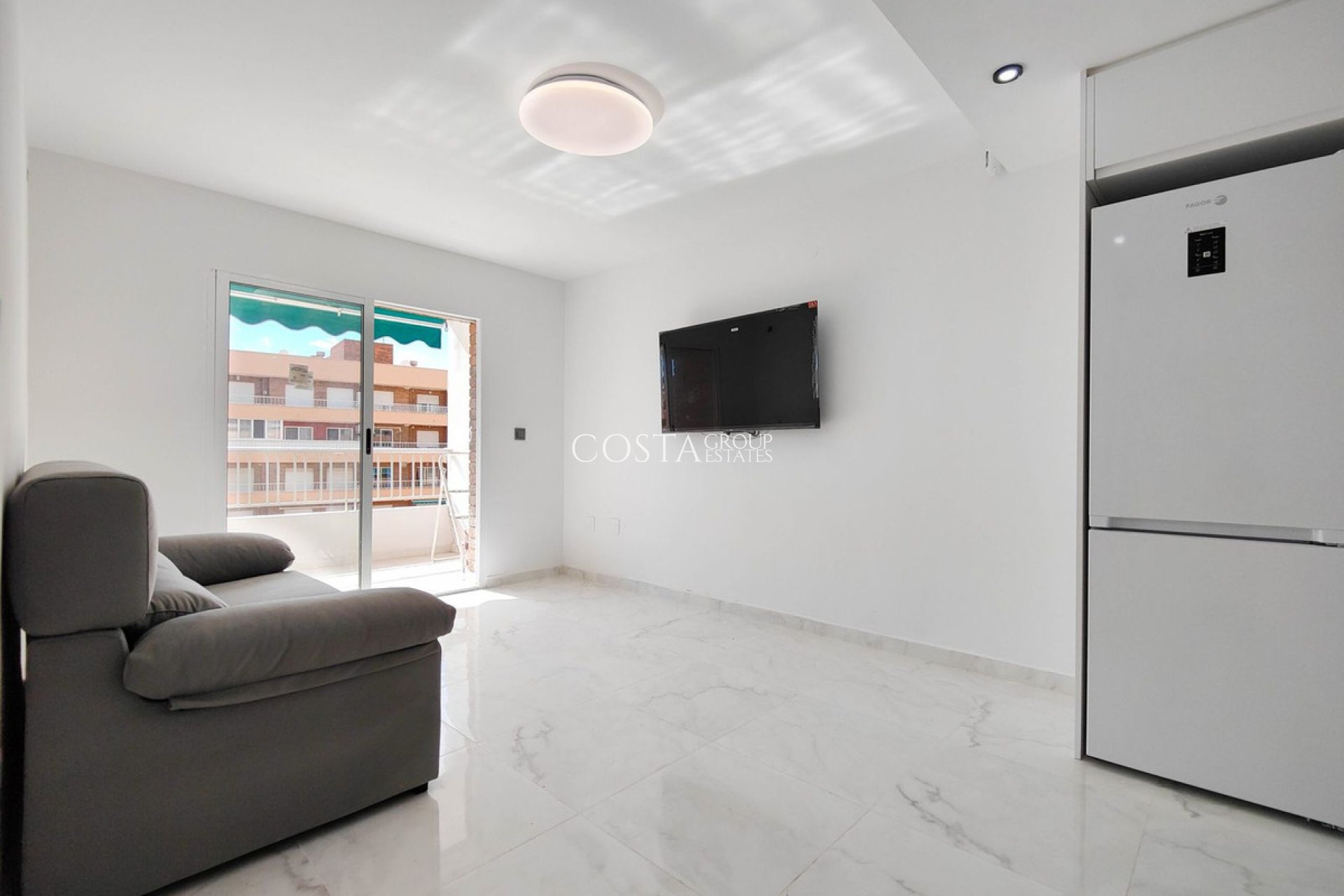 Resale - Apartments -
Orihuela Costa - Punta Prima