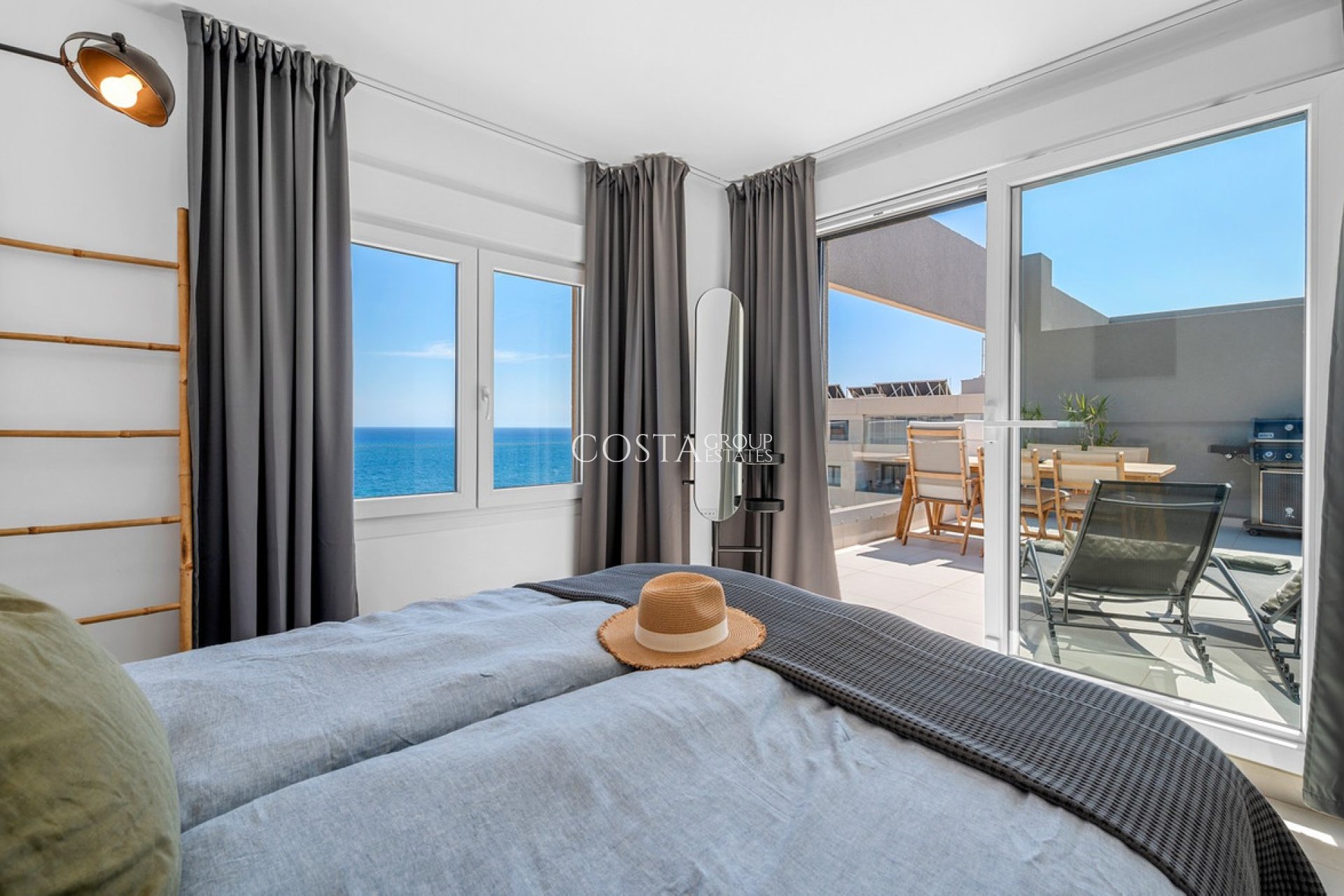 Resale - Apartments -
Orihuela Costa - Punta Prima