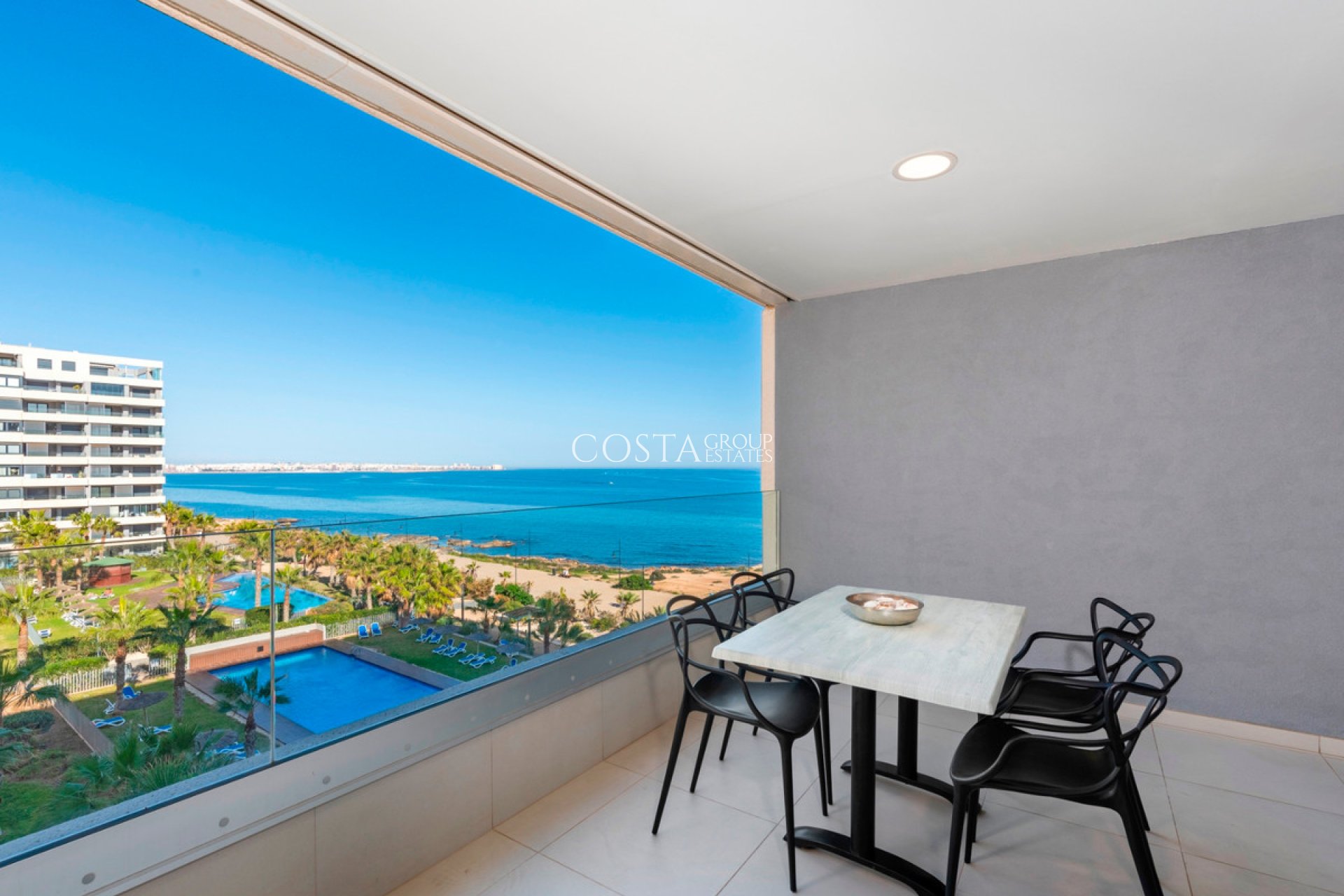 Resale - Apartments -
Orihuela Costa - Punta Prima