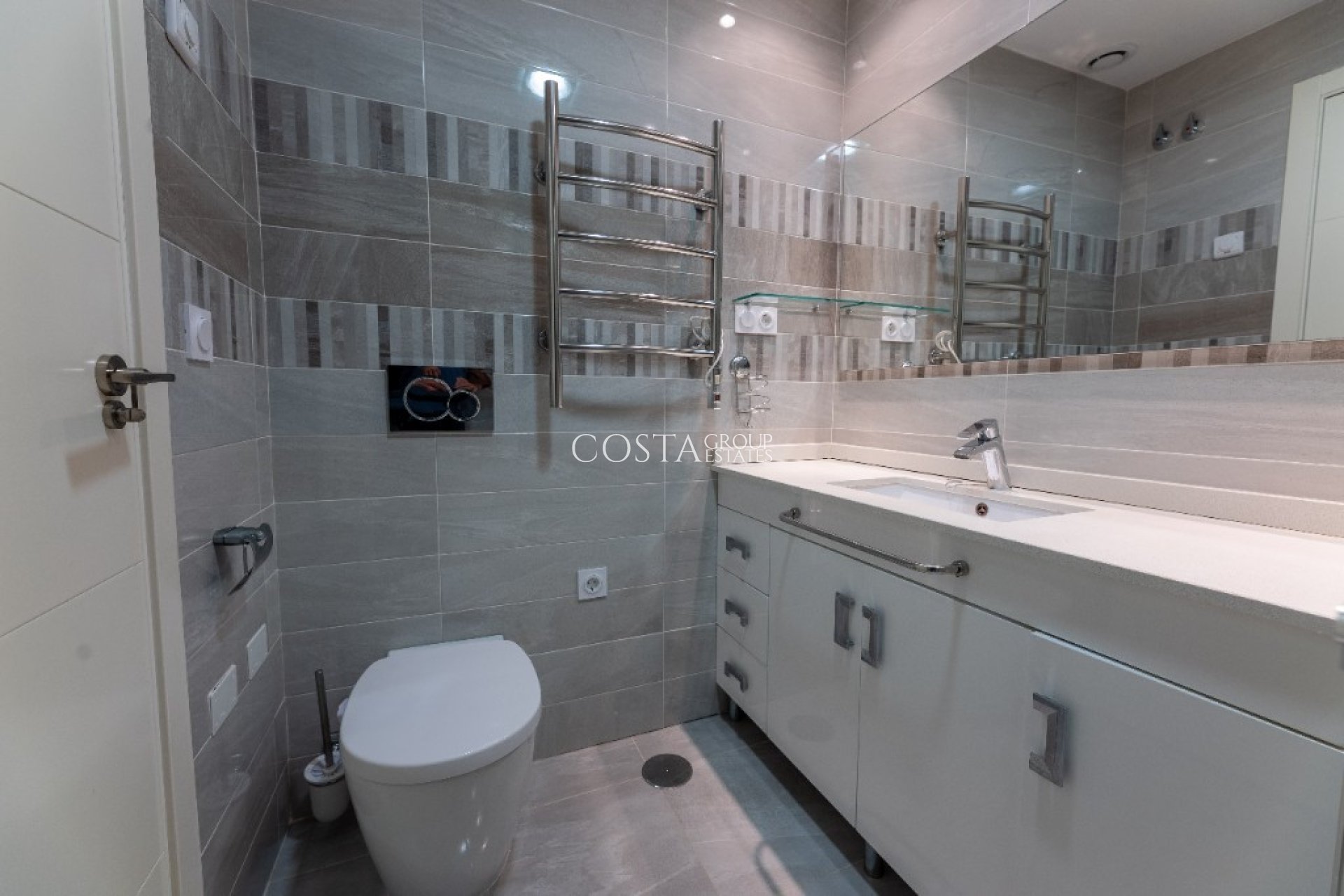 Resale - Apartments -
Orihuela Costa - Punta Prima