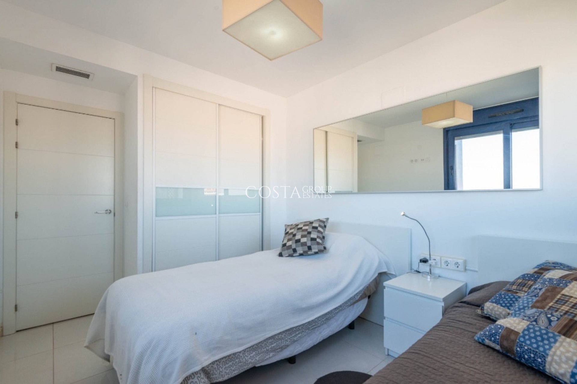 Resale - Apartments -
Orihuela Costa - Punta Prima