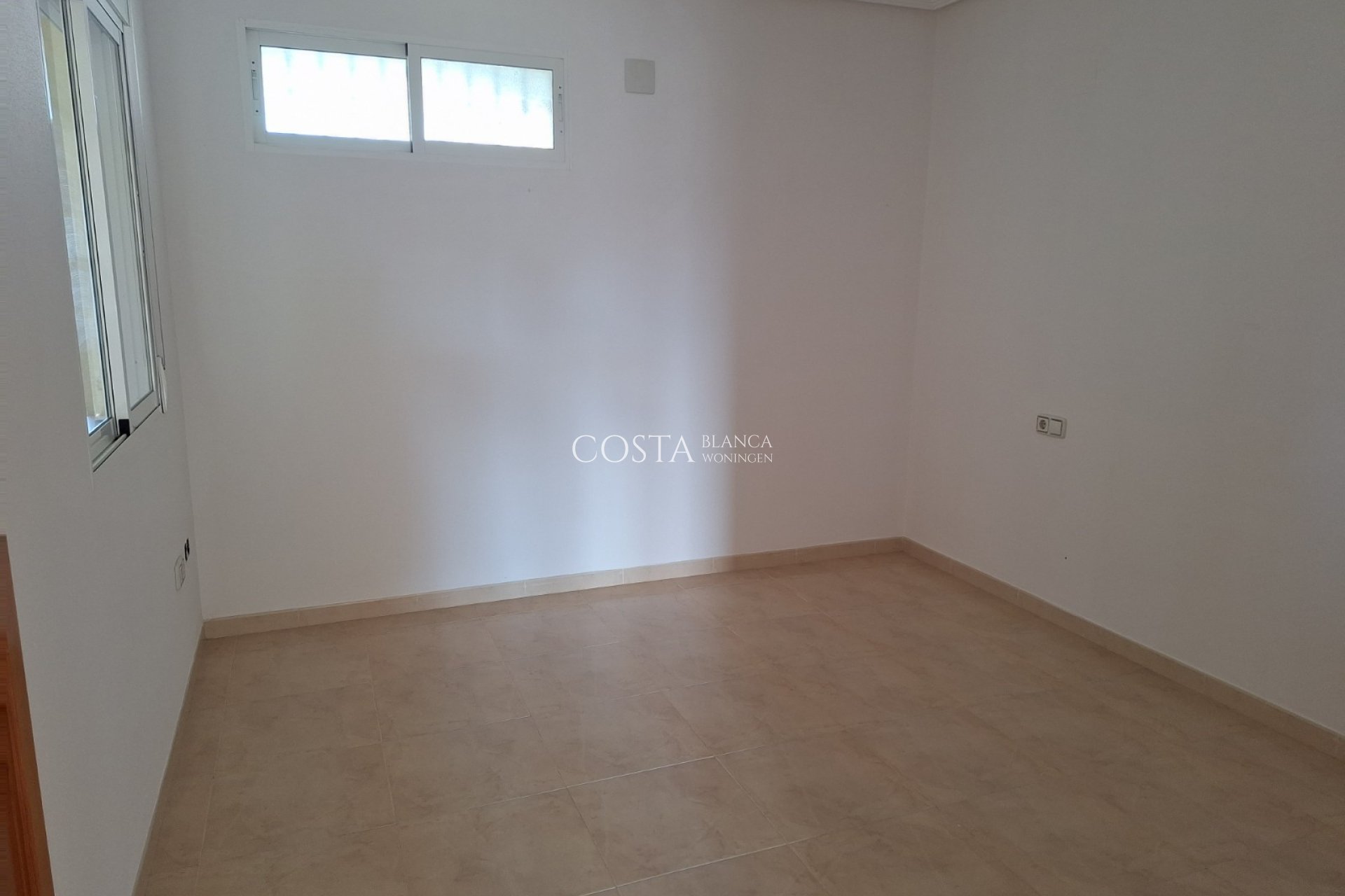 Resale - Apartments -
Orihuela Costa - Villamartín
