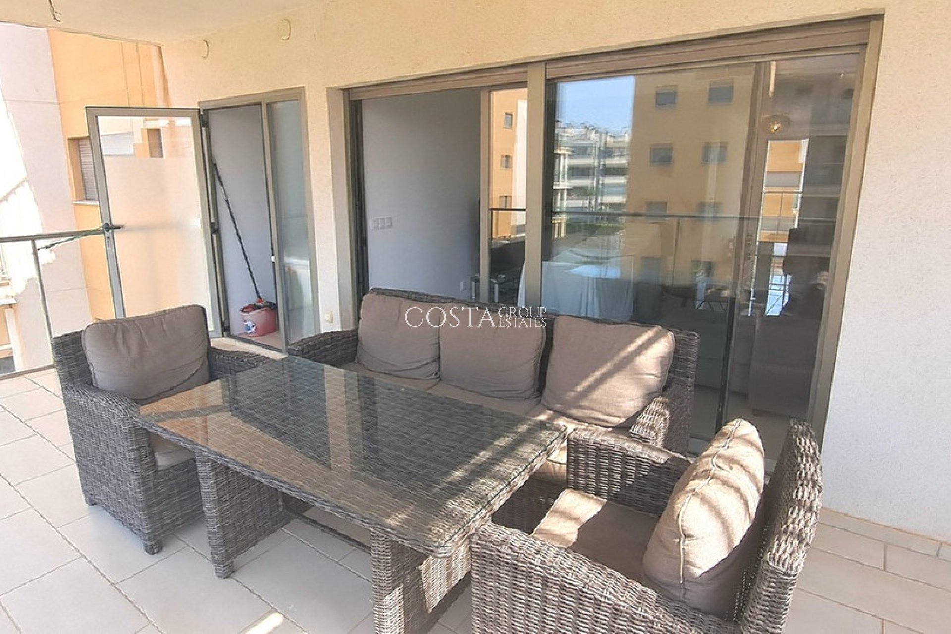 Resale - Apartments -
Orihuela Costa - Villamartin