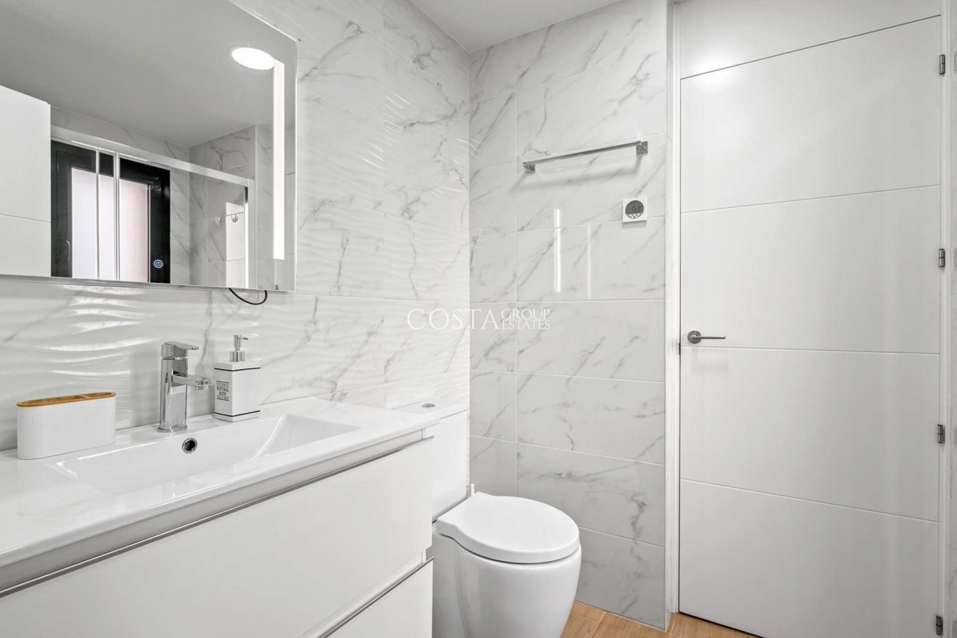 Resale - Apartments -
Orihuela Costa - Villamartín