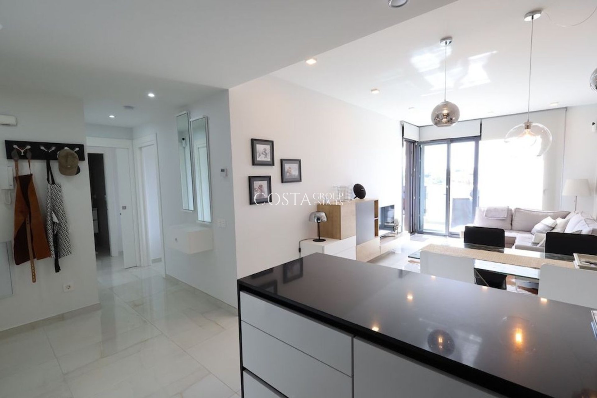 Resale - Apartments -
Orihuela Costa
