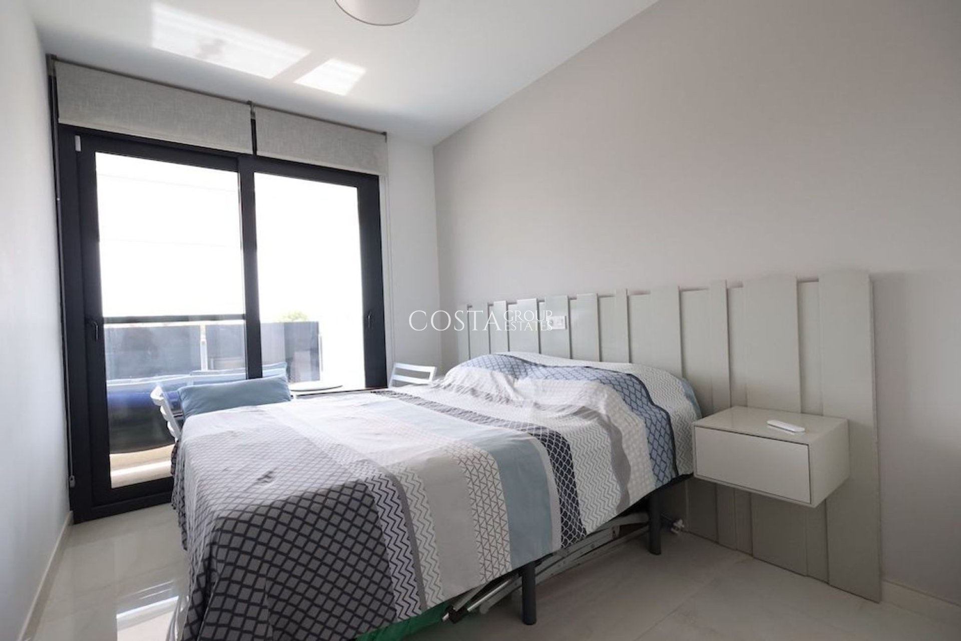 Resale - Apartments -
Orihuela Costa