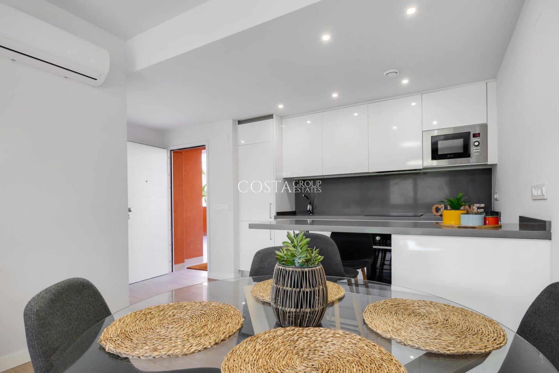 Resale - Apartments -
Orihuela Costa