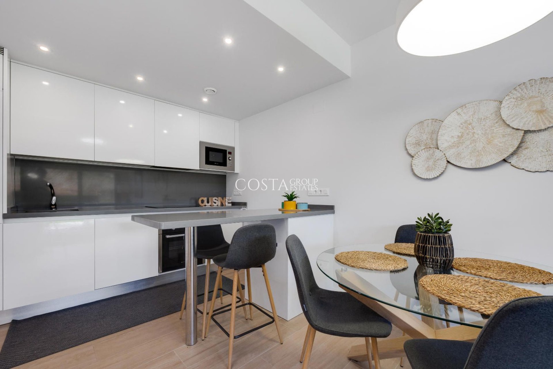 Resale - Apartments -
Orihuela Costa