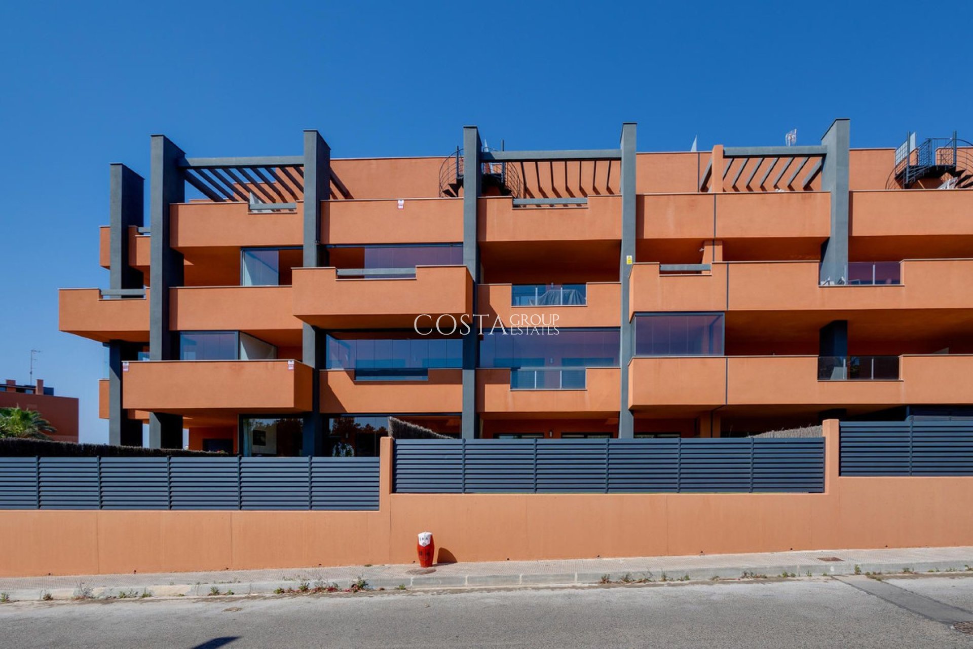 Resale - Apartments -
Orihuela Costa