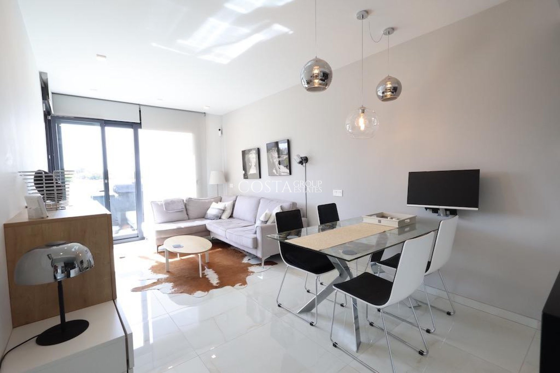 Resale - Apartments -
Orihuela Costa