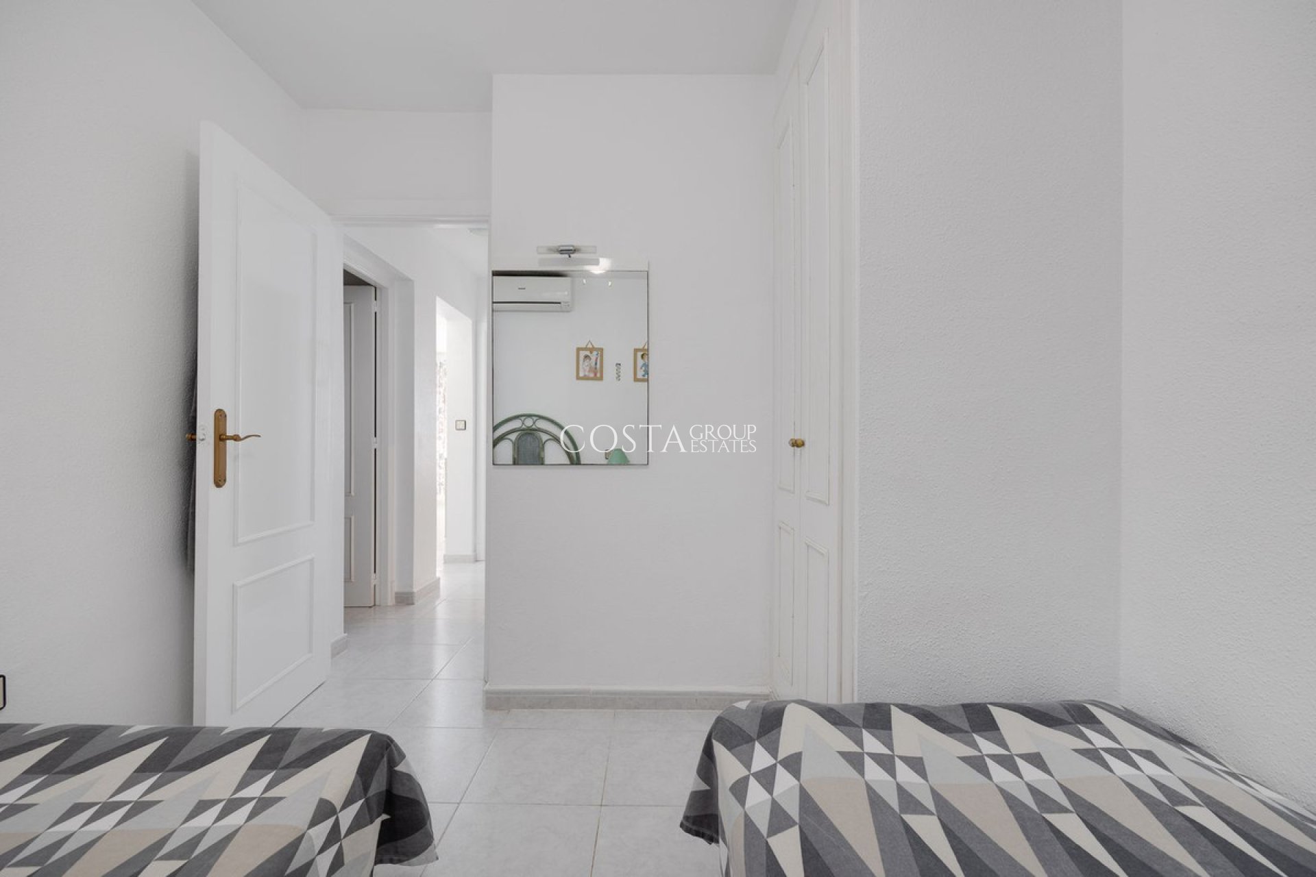 Resale - Apartments -
Orihuela Costa