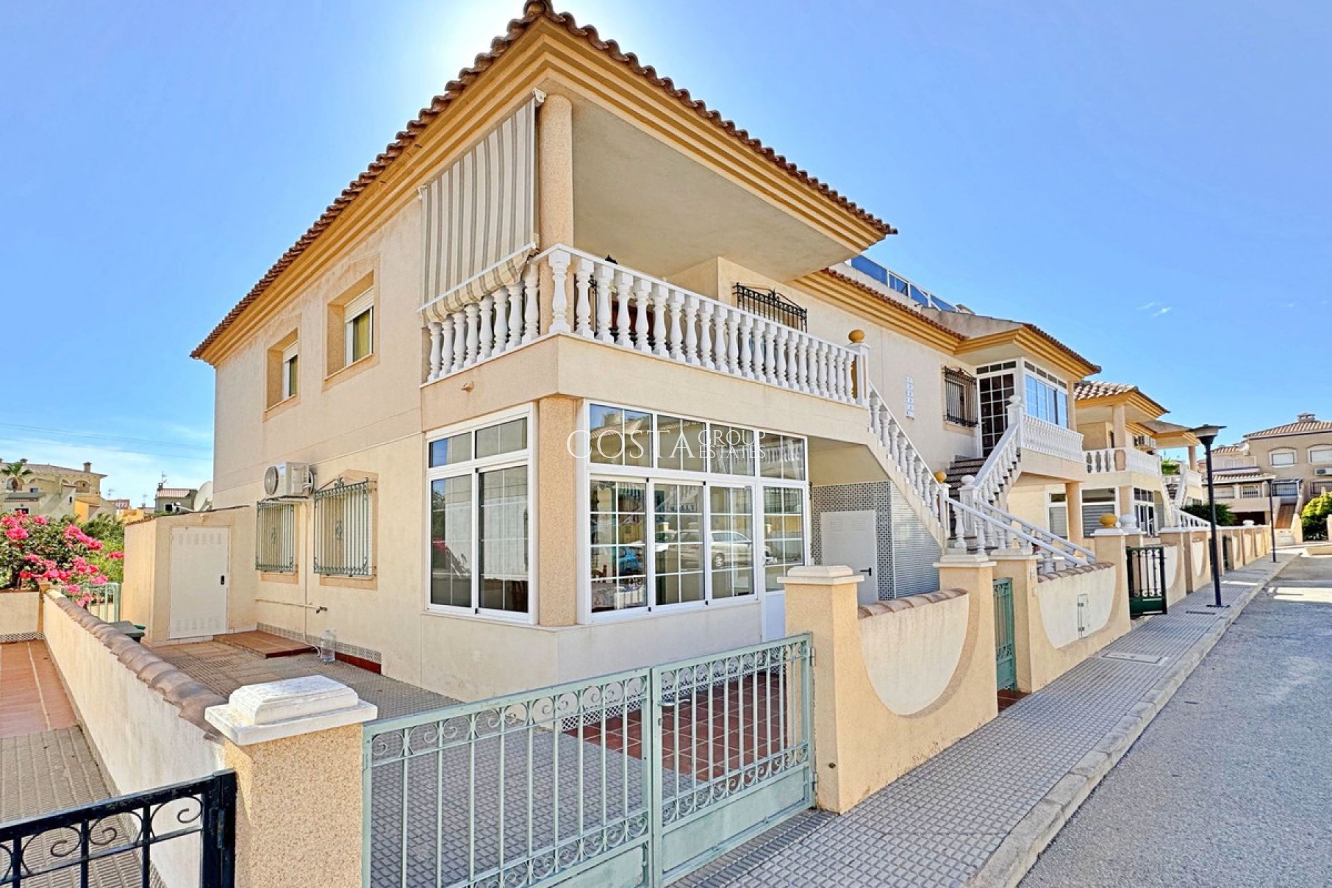 Resale - Apartments -
Orihuela - La Zenia