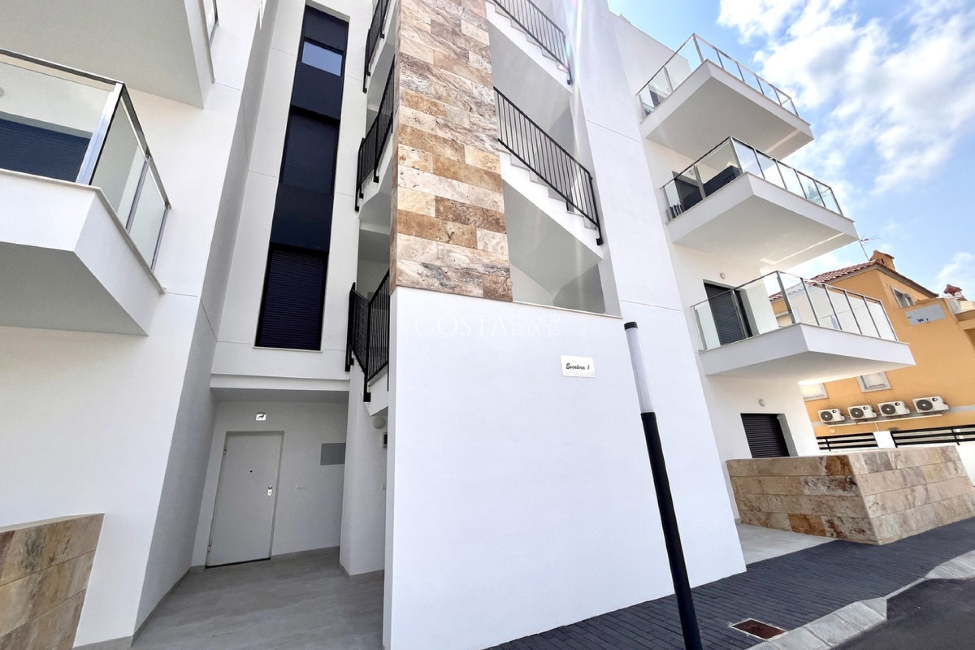 Resale - Apartments -
Orihuela - La Zenia