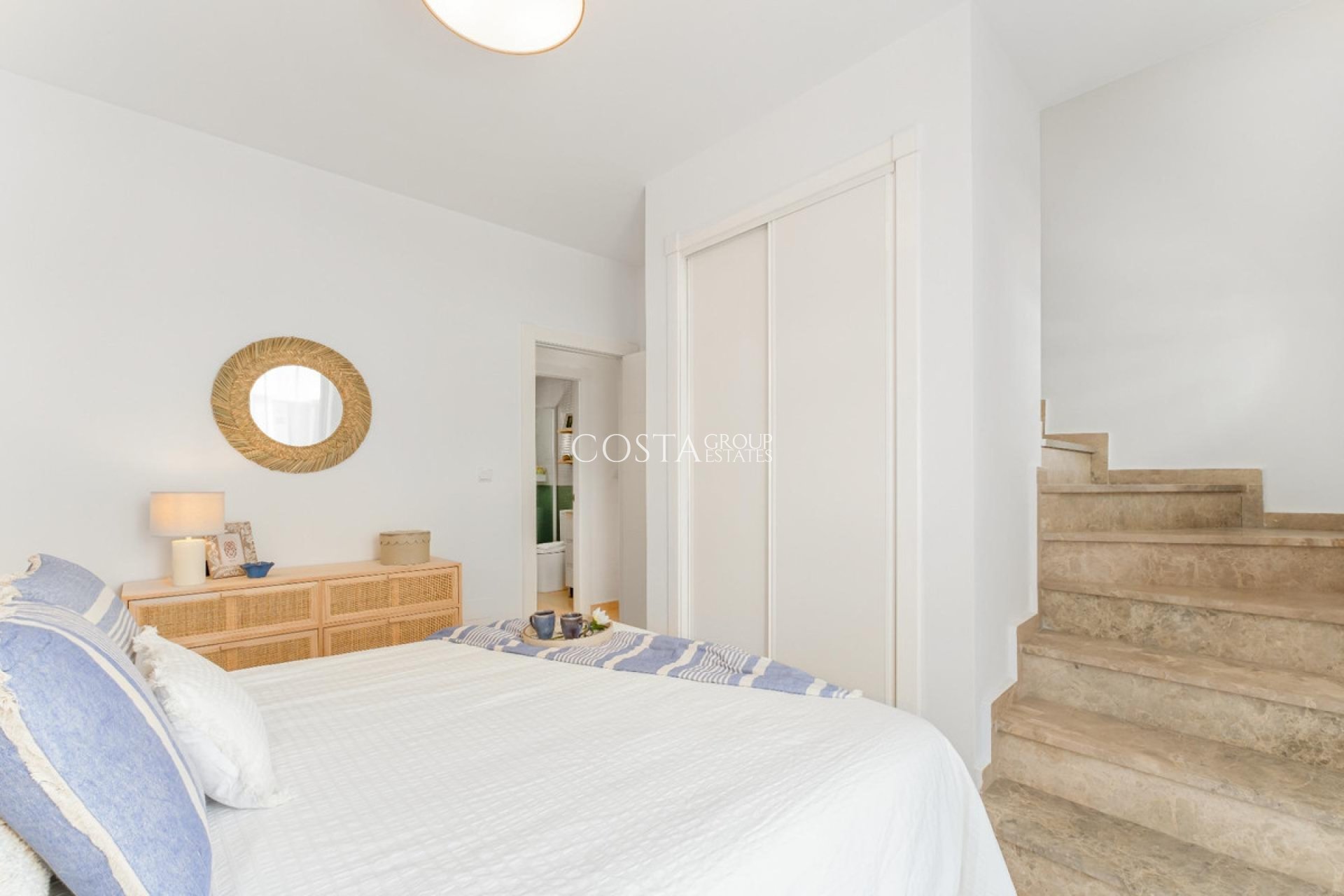 Resale - Apartments -
Orihuela - Orihuela Costa