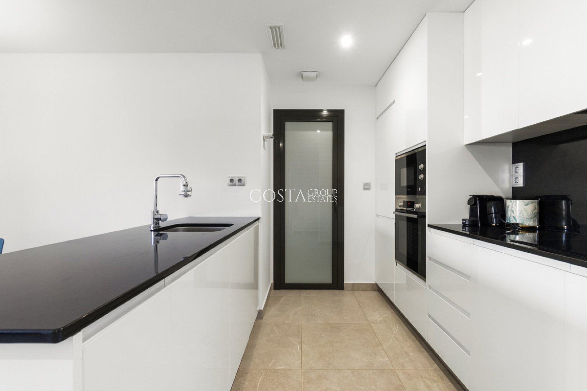 Resale - Apartments -
Orihuela - Orihuela Costa
