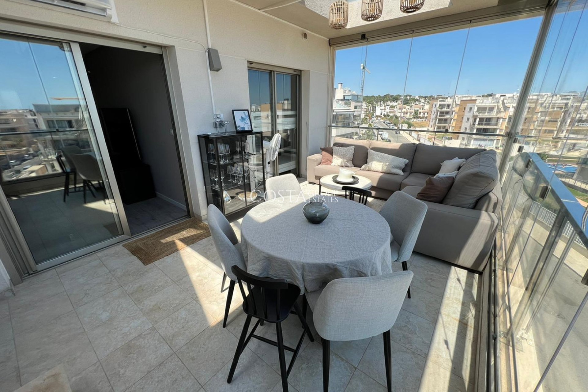Resale - Apartments -
Orihuela - Orihuela Costa