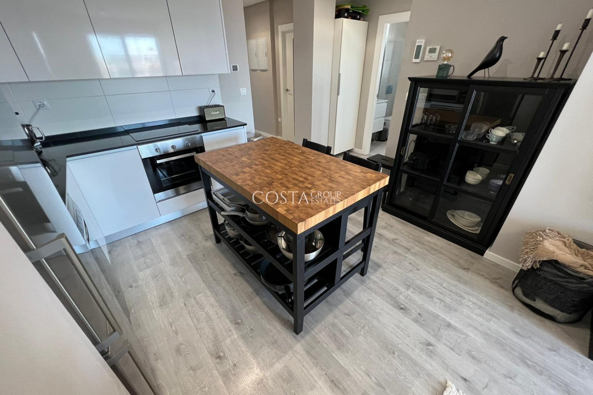 Resale - Apartments -
Orihuela - Orihuela Costa