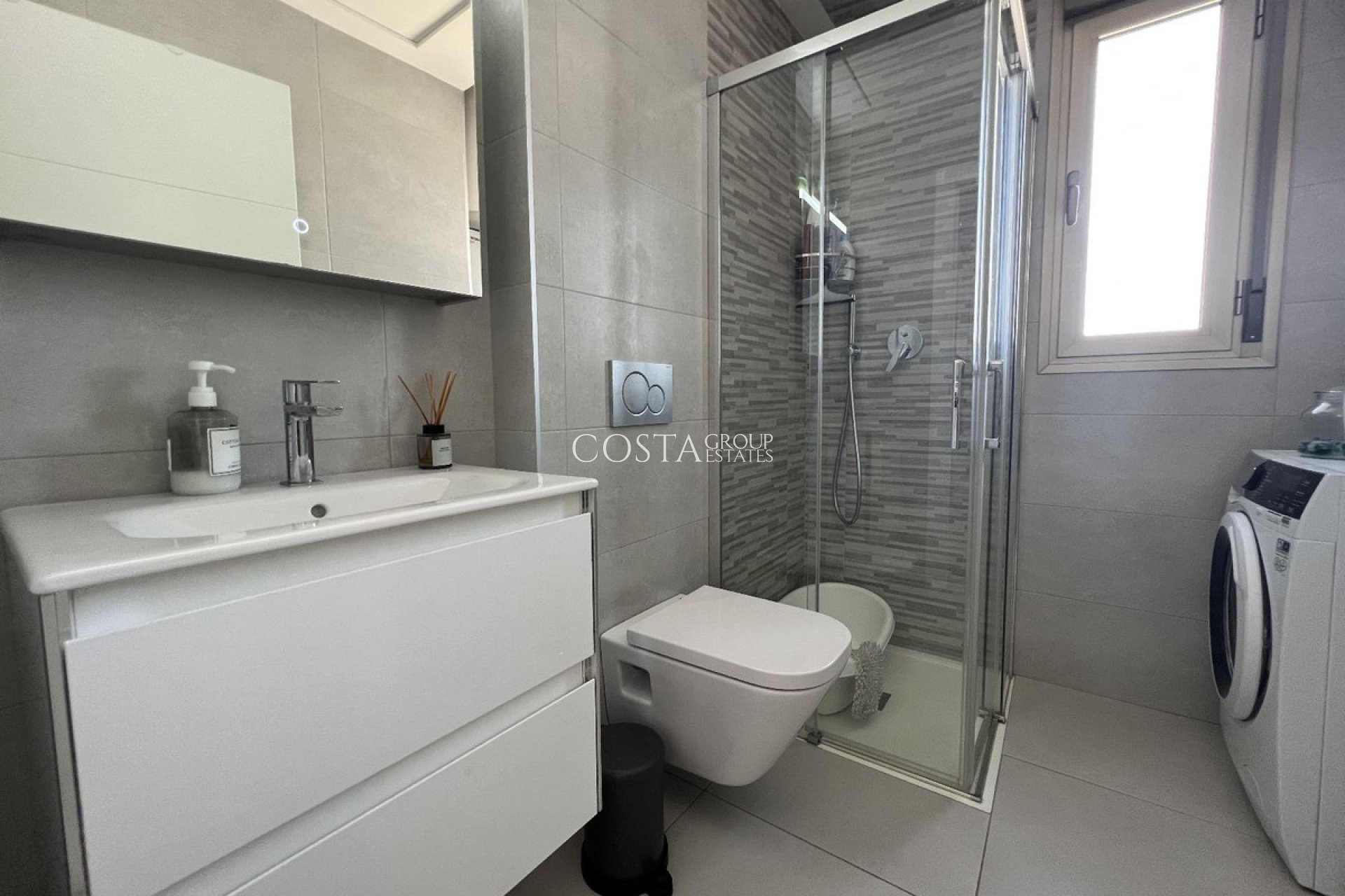 Resale - Apartments -
Orihuela - Orihuela Costa