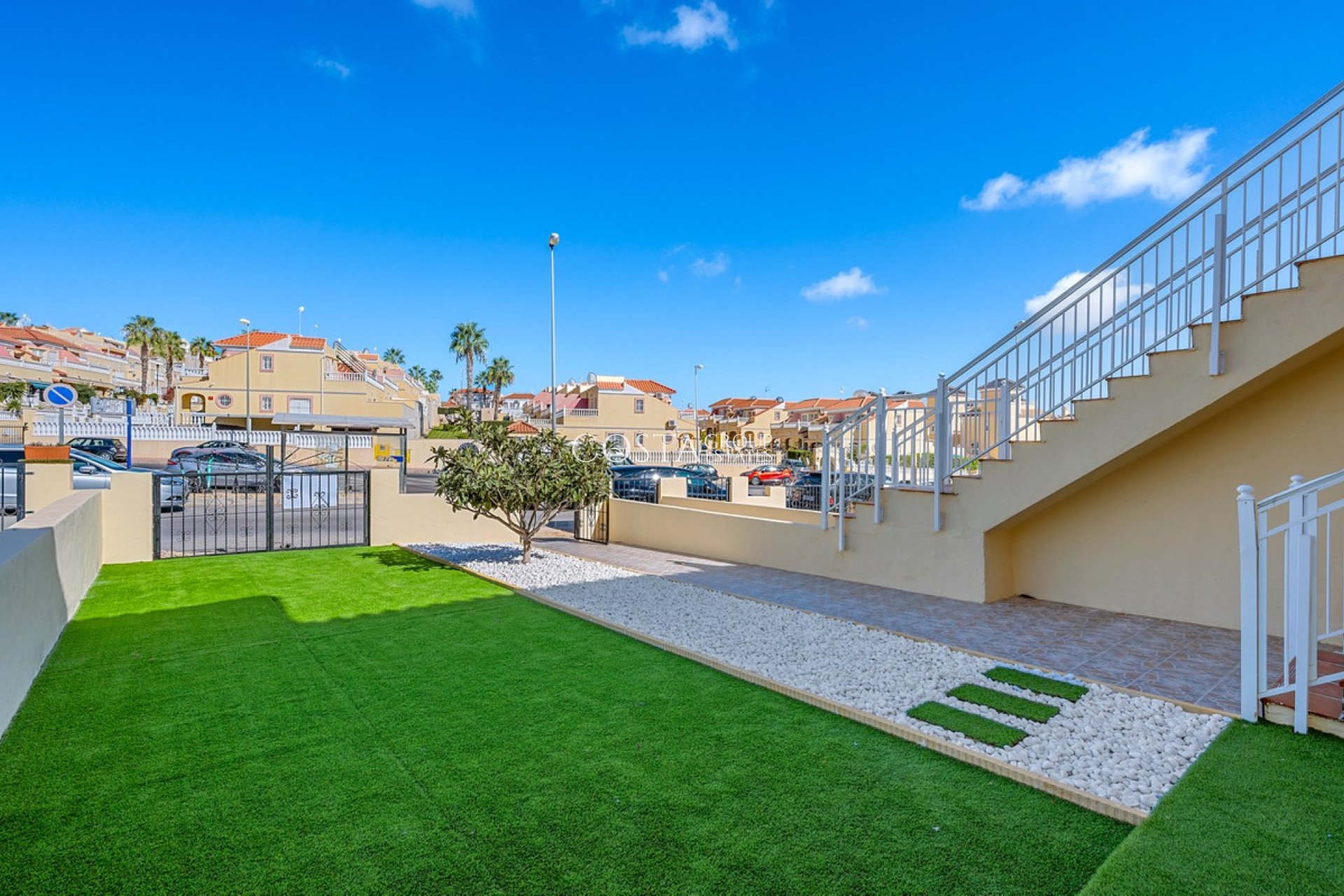 Resale - Apartments -
Orihuela - Orihuela Costa