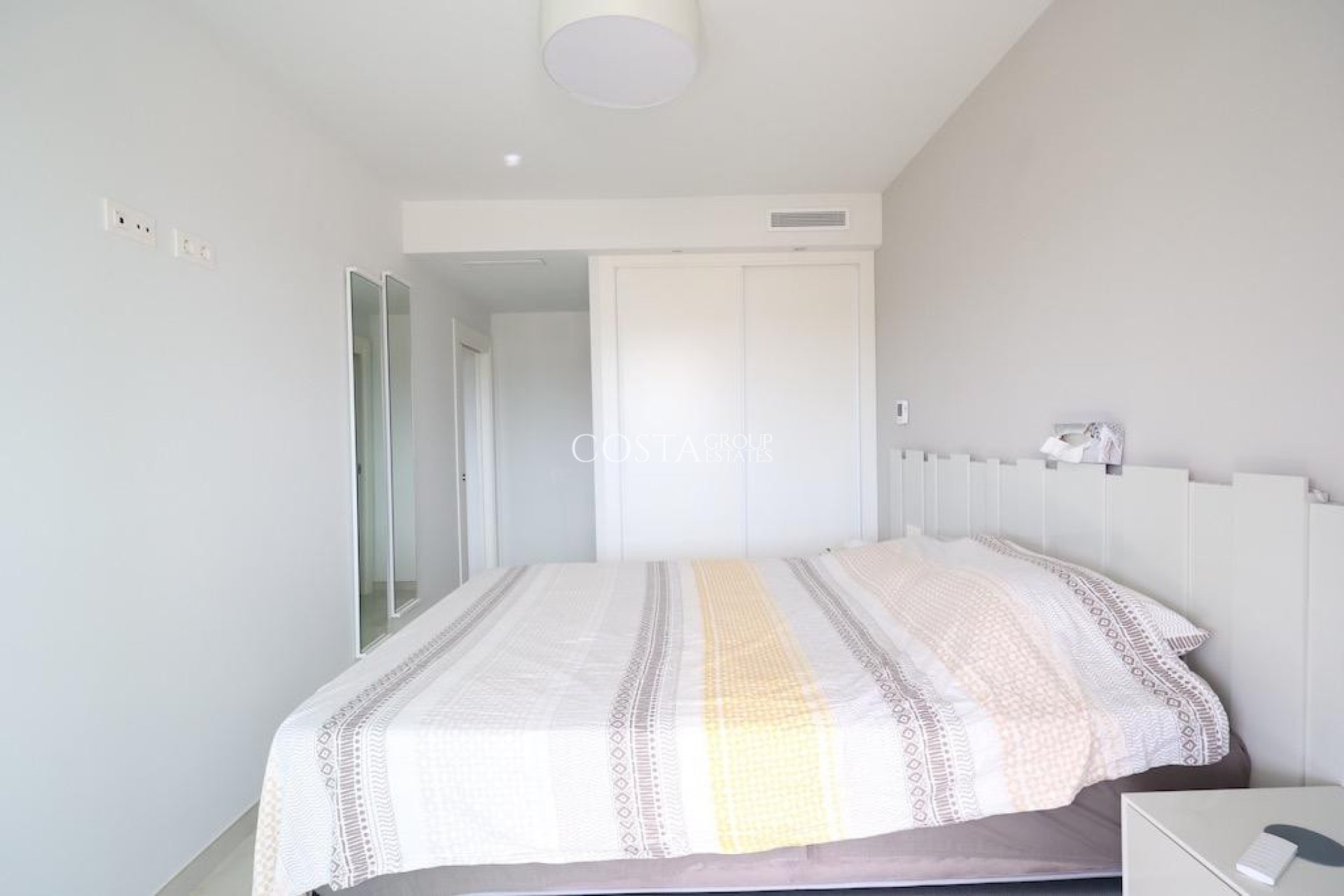 Resale - Apartments -
Orihuela - Orihuela Costa