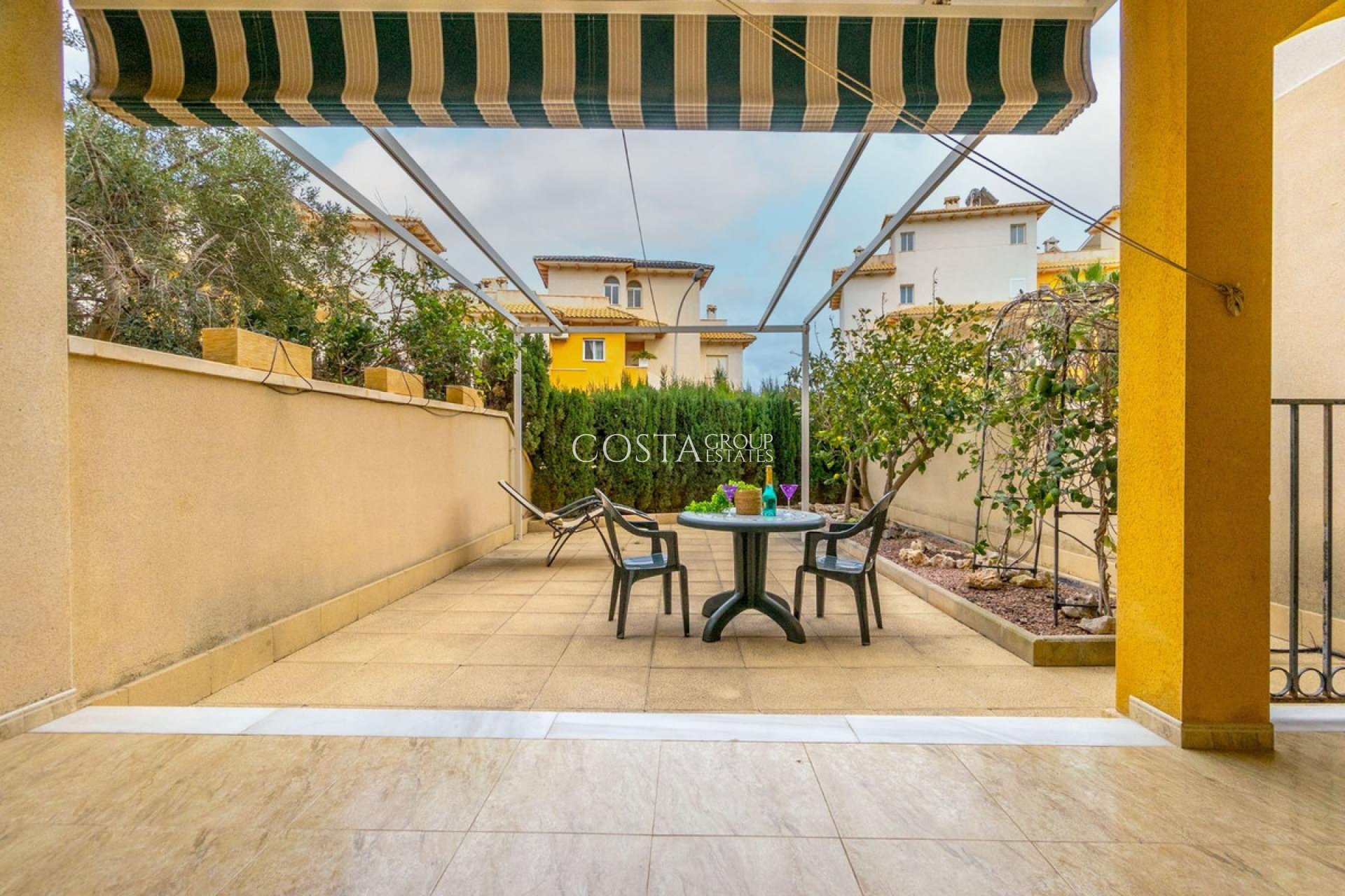 Resale - Apartments -
Orihuela - Orihuela Costa