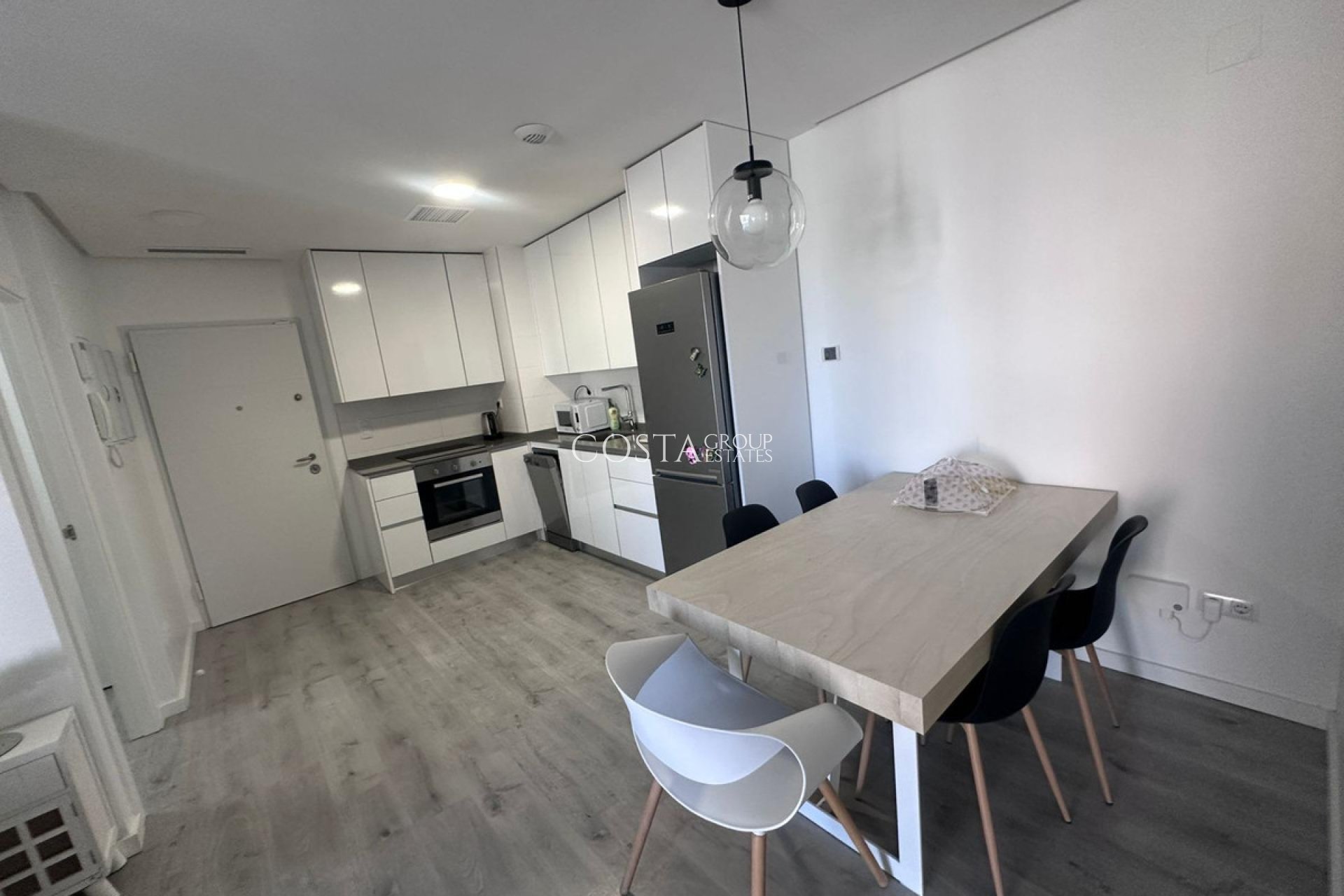 Resale - Apartments -
Orihuela - Orihuela Costa